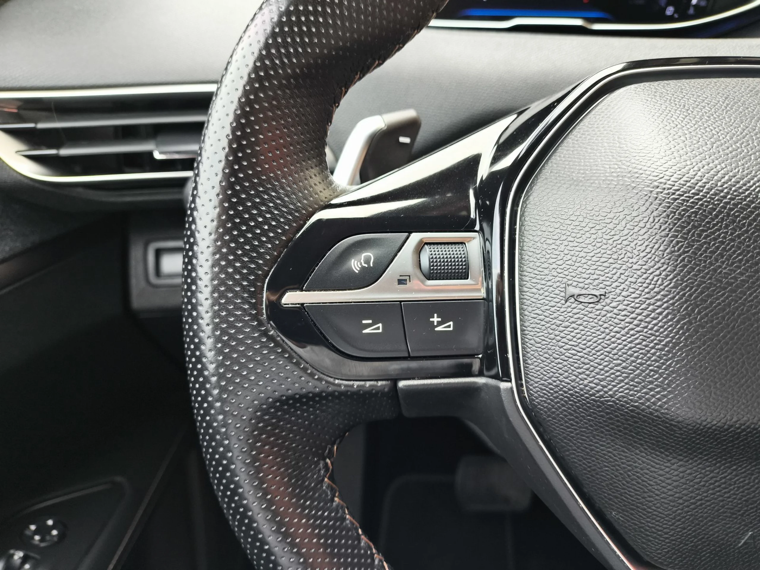 Peugeot 3008 PureTech 130 SANDS GT Line EAT8 96 kW (130 CV) - Foto 14
