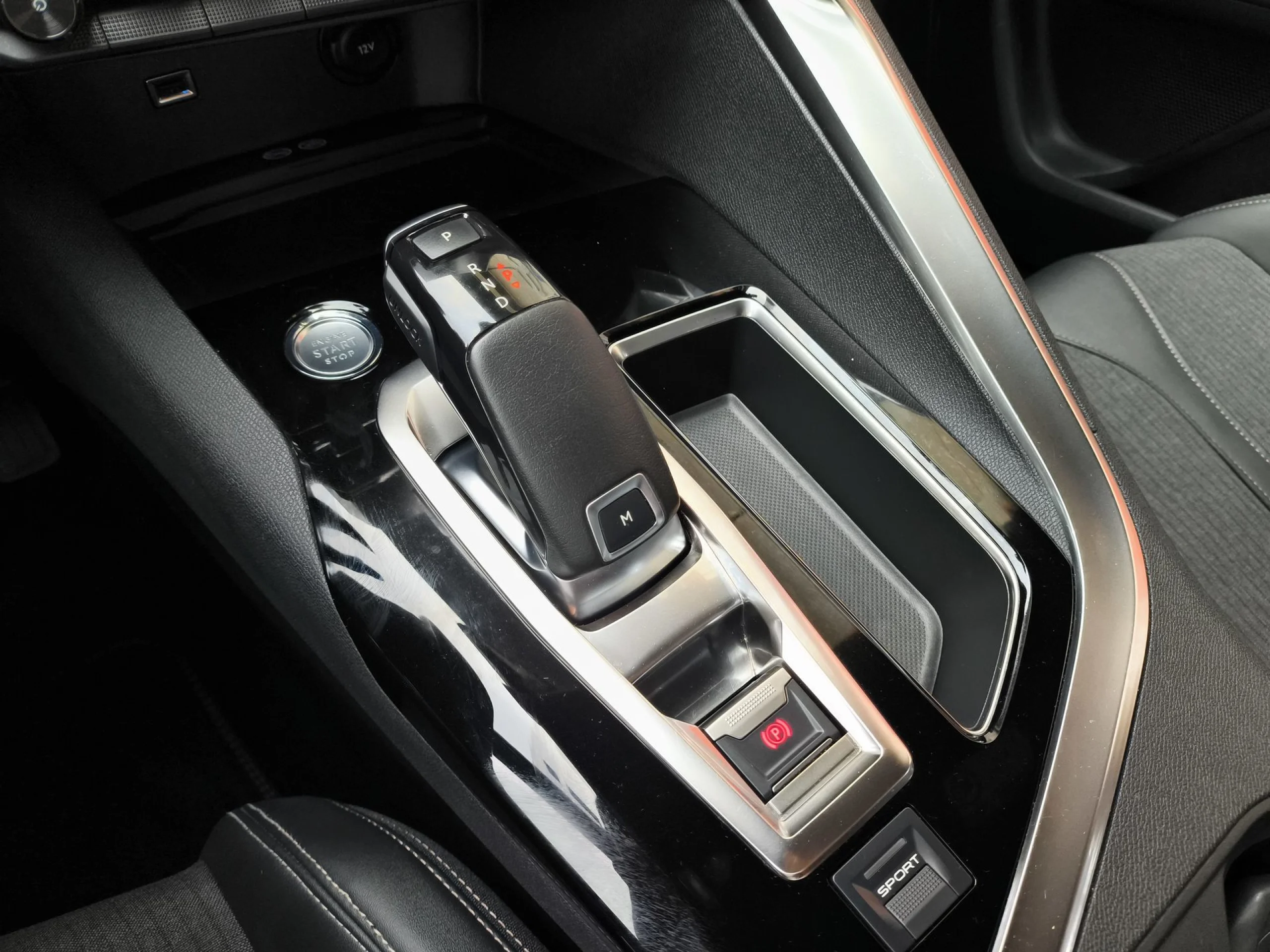 Peugeot 3008 PureTech 130 SANDS GT Line EAT8 96 kW (130 CV) - Foto 24