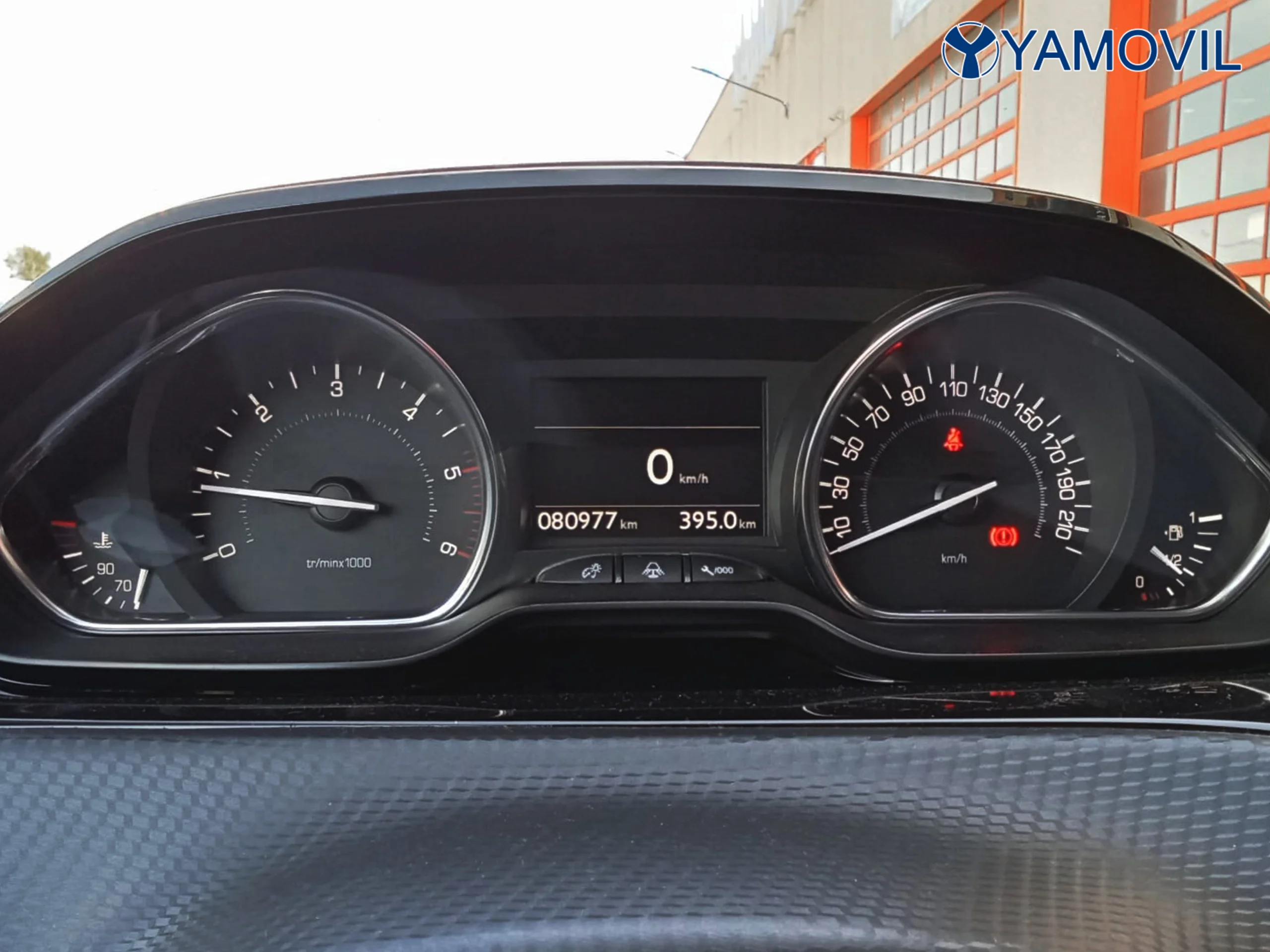 Peugeot 2008 BlueHDi 100 SANDS Allure 74 kW (100 CV) - Foto 6