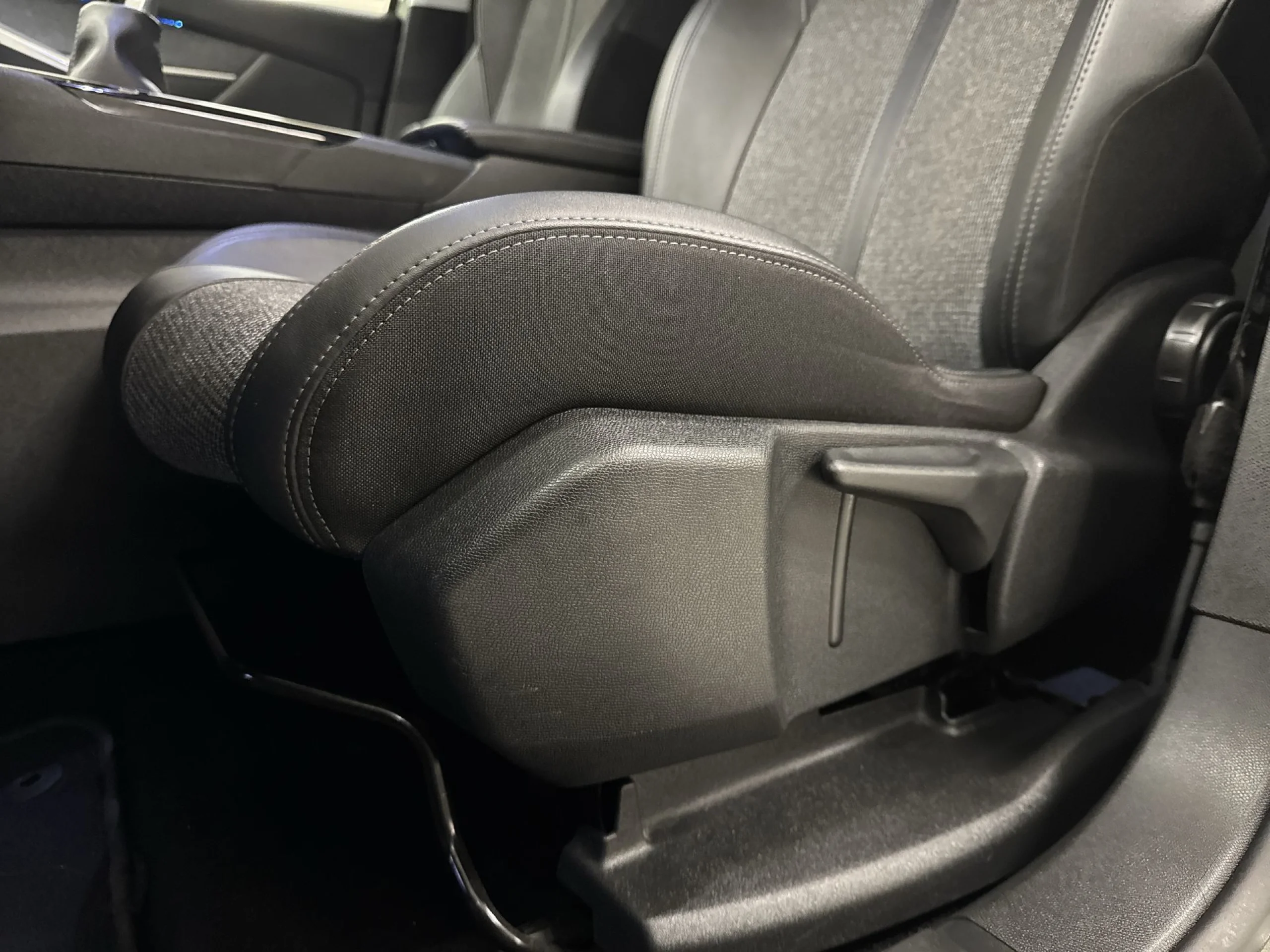 Peugeot 3008 PureTech 130 SANDS Allure 96 kW (130 CV) - Foto 9