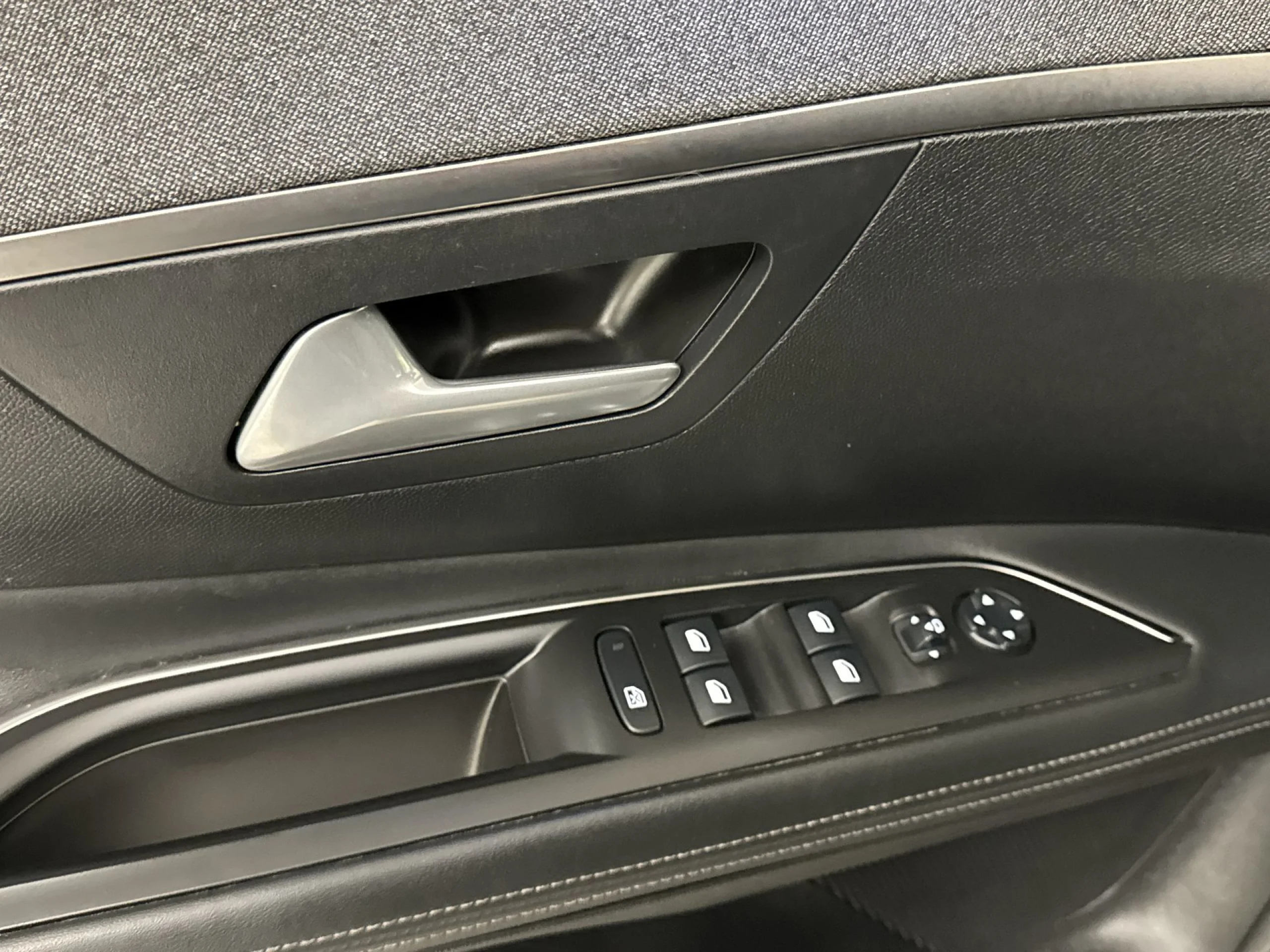 Peugeot 3008 PureTech 130 SANDS Allure 96 kW (130 CV) - Foto 10