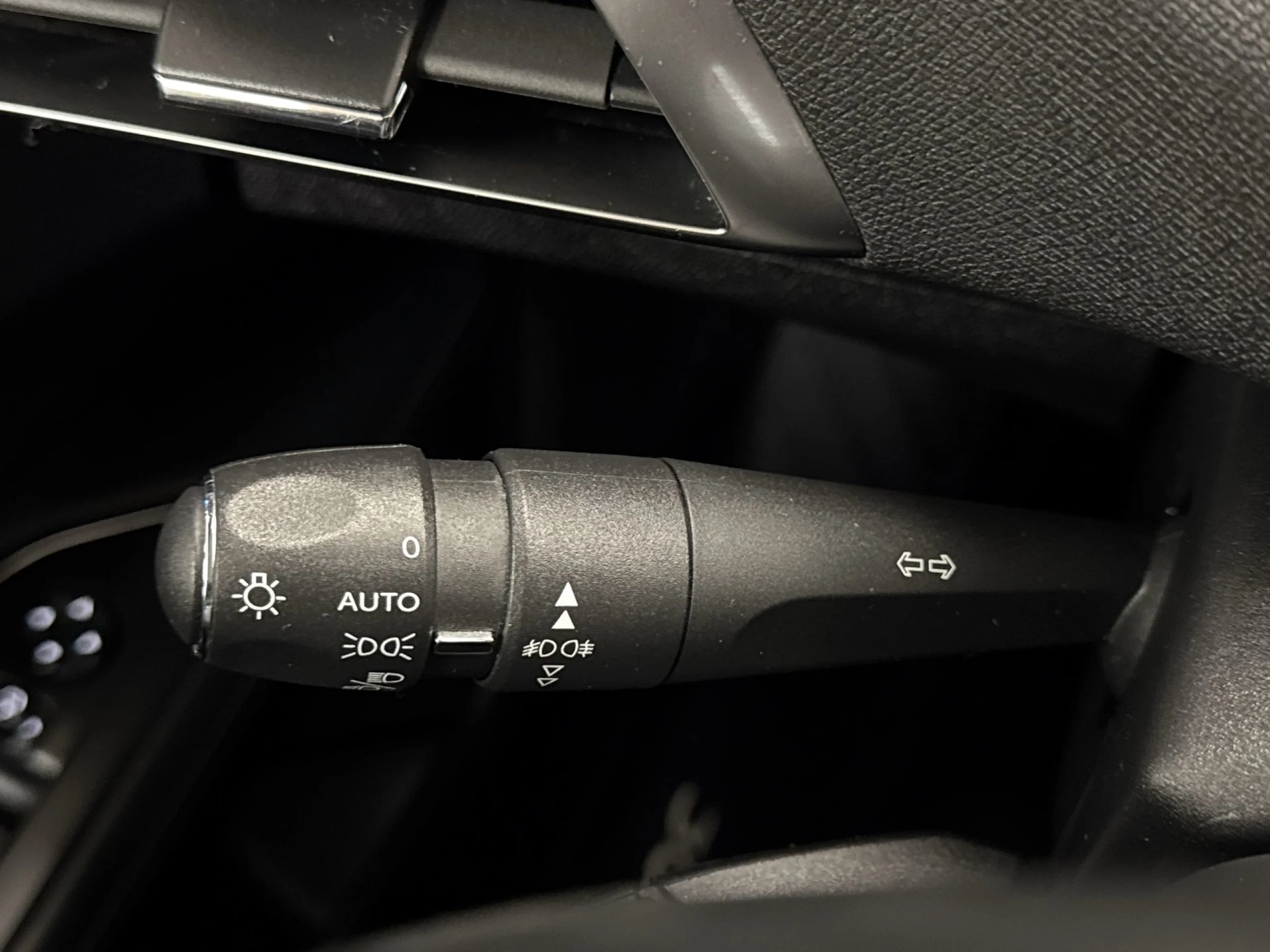 Peugeot 3008 PureTech 130 SANDS Allure 96 kW (130 CV) - Foto 12