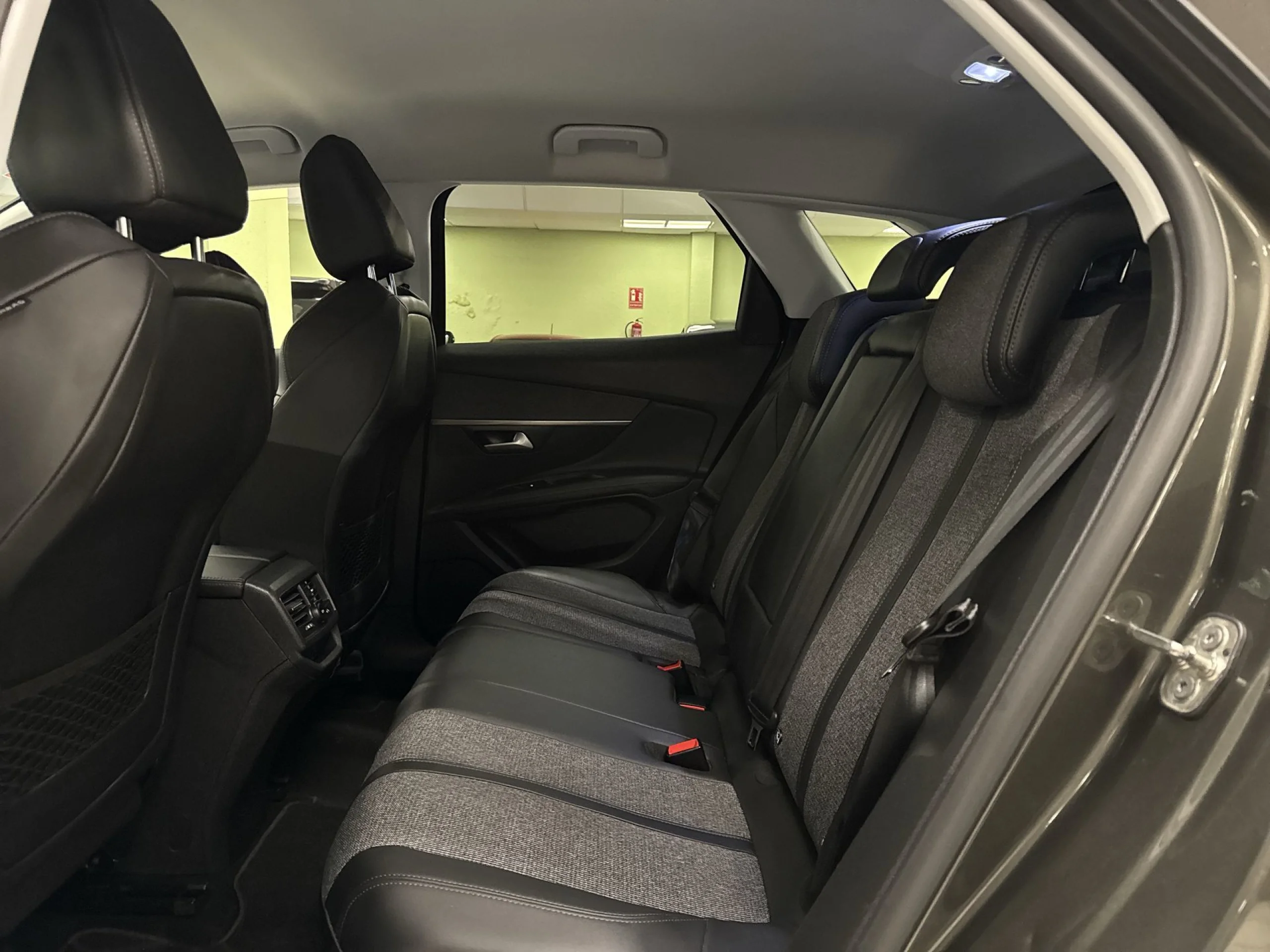 Peugeot 3008 PureTech 130 SANDS Allure 96 kW (130 CV) - Foto 22