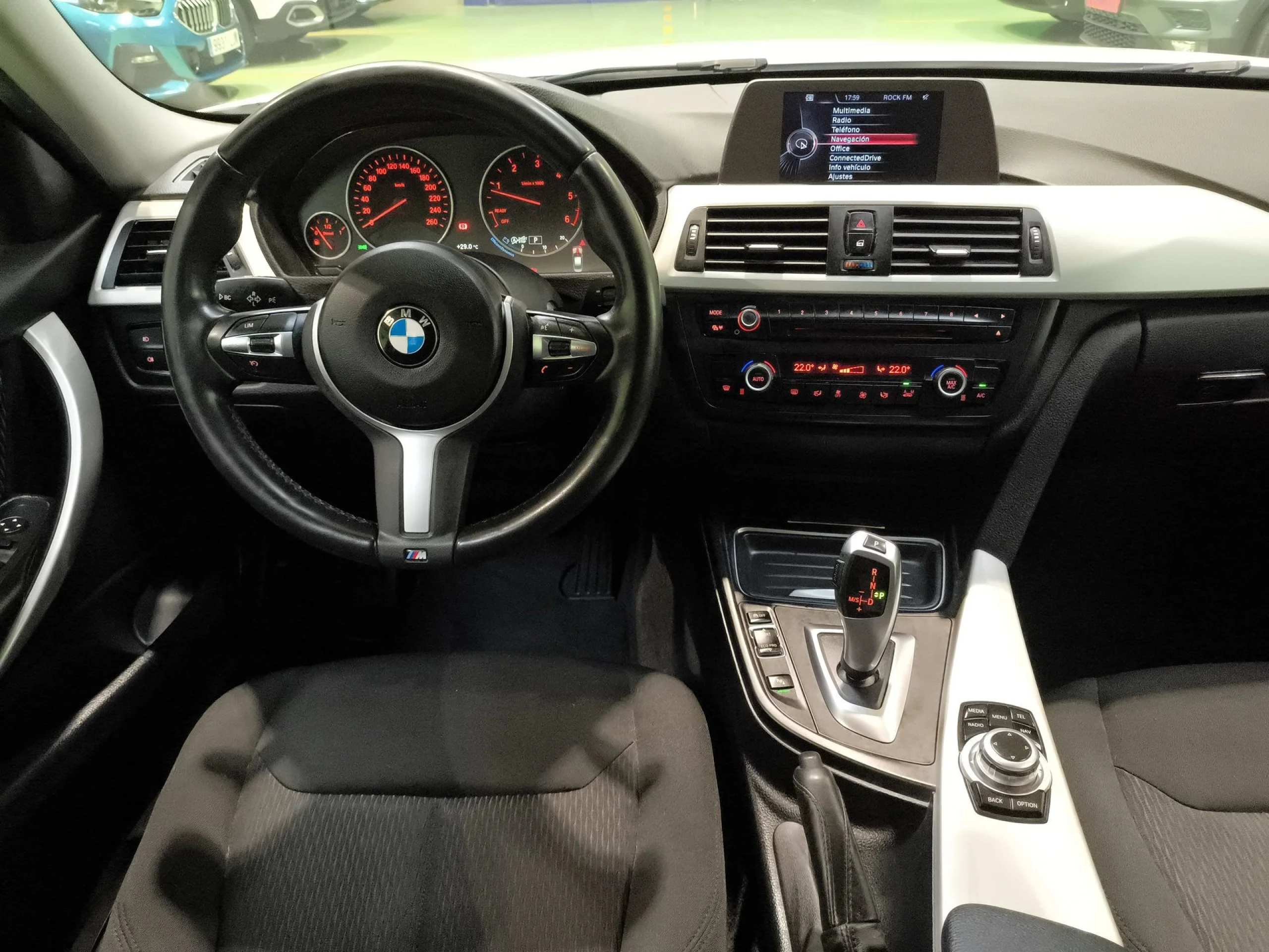 BMW Serie 3 318d 105 kW (143 CV) - Foto 11