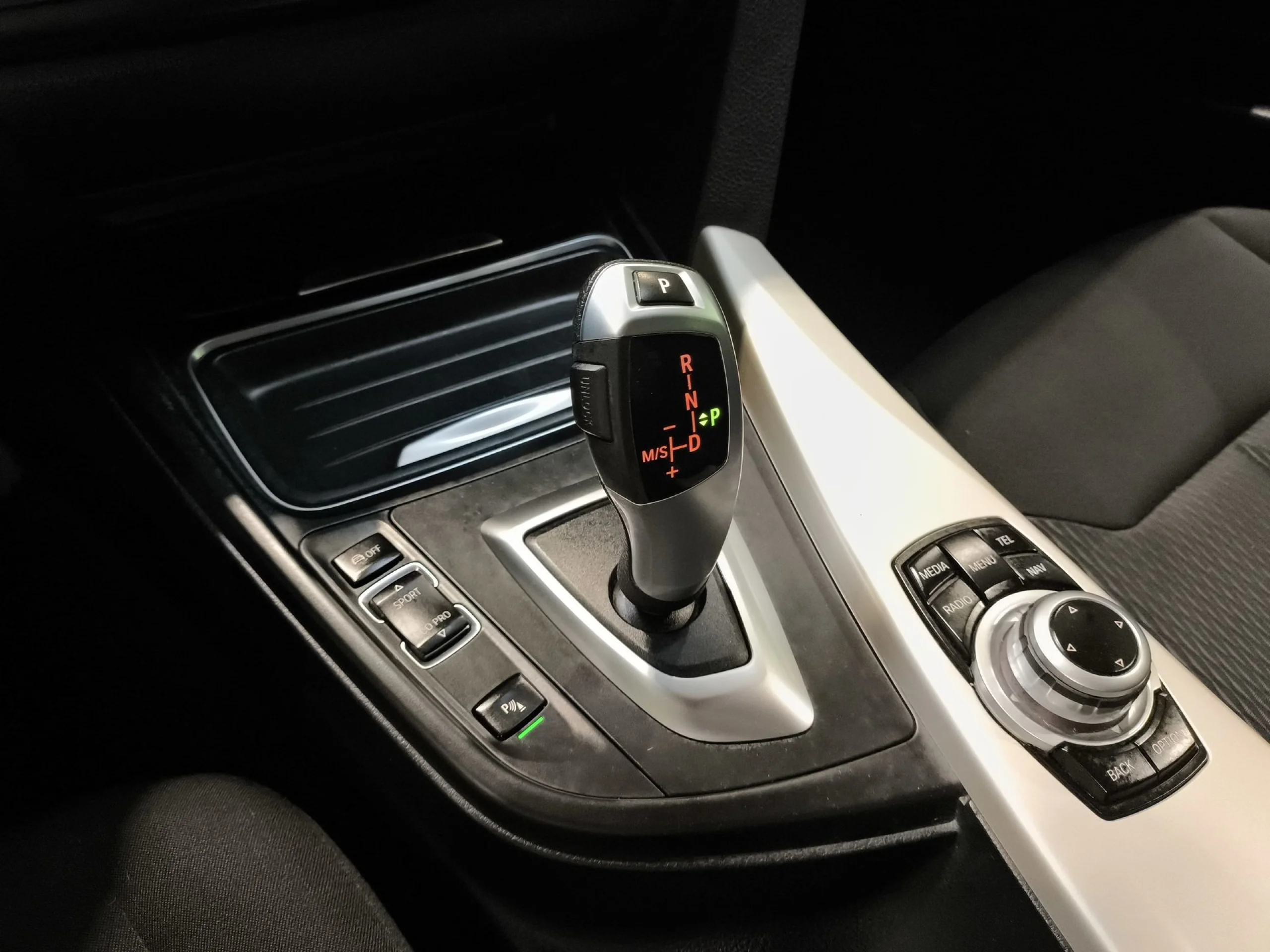 BMW Serie 3 318d 105 kW (143 CV) - Foto 22