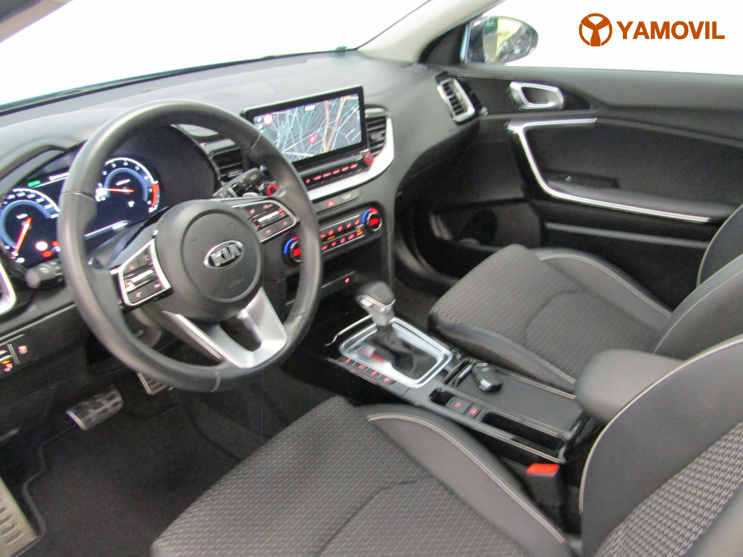 Kia Ceed X-CEED 1.6 T-GDI EMOTION DCT - Foto 20