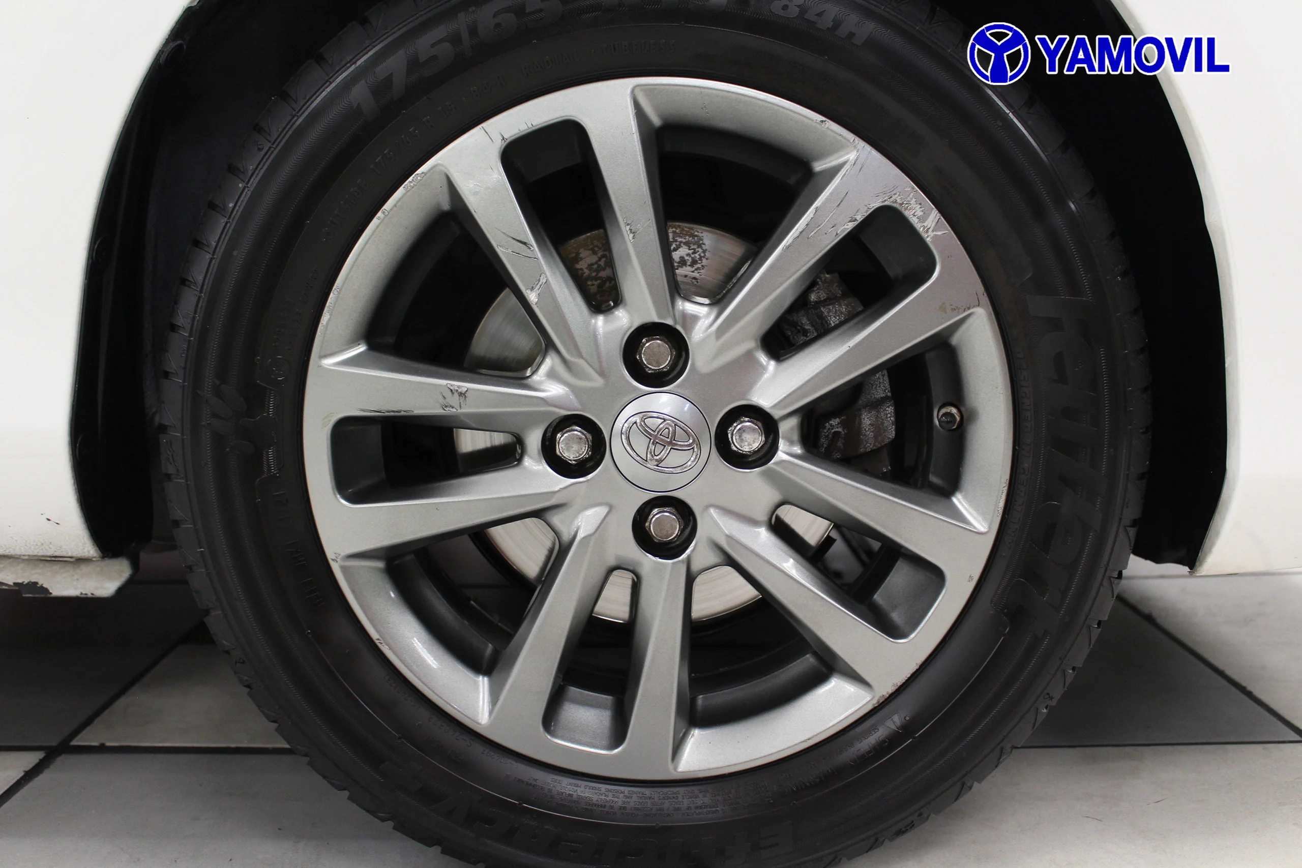 Toyota Yaris 70 City 51 kW (69 CV) - Foto 8