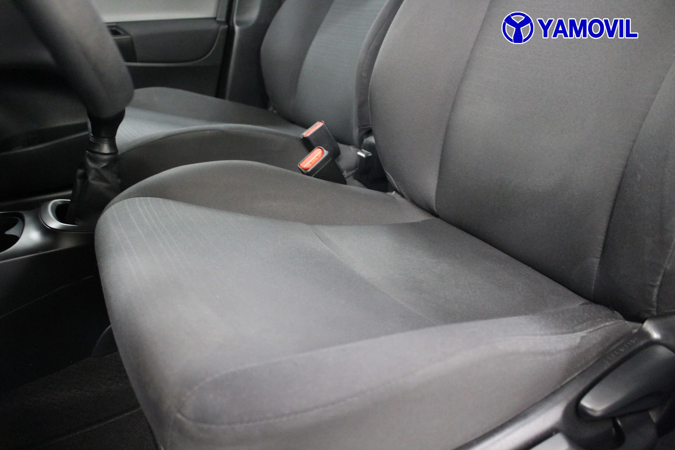 Toyota Yaris 70 City 51 kW (69 CV) - Foto 13