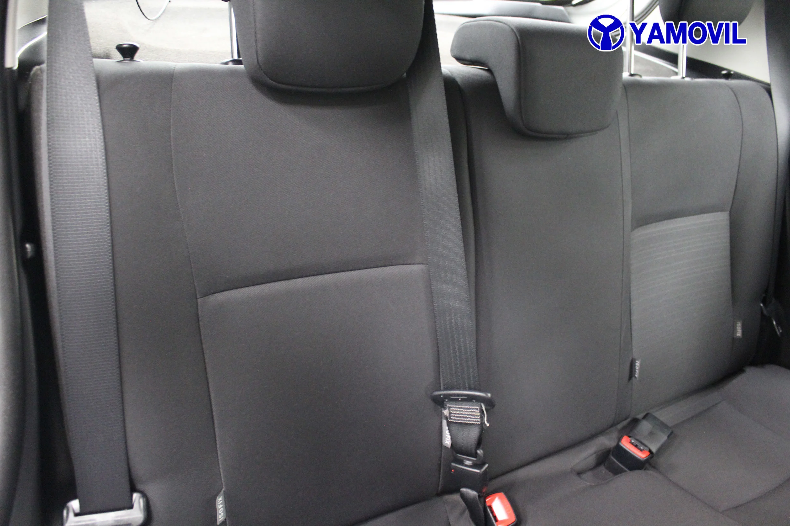Toyota Yaris 70 City 51 kW (69 CV) - Foto 18