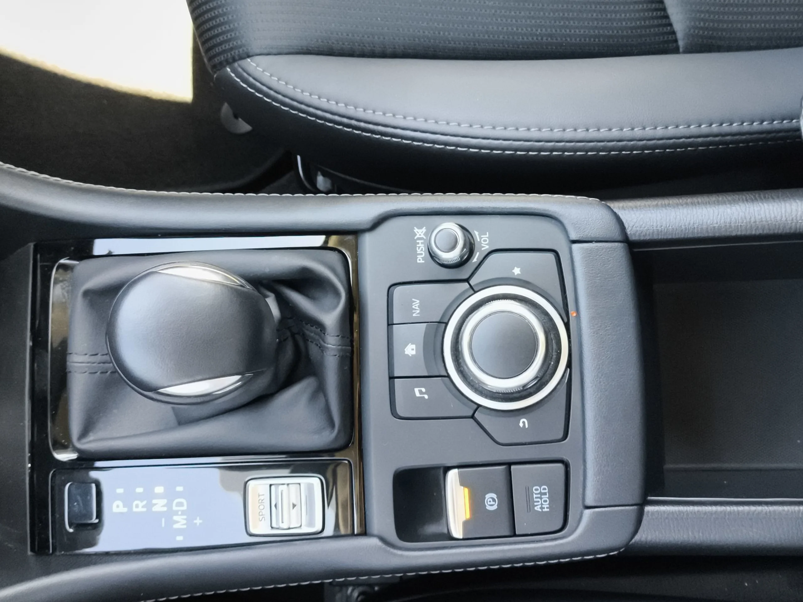 Mazda CX-3 2.0 G Zenith 2WD AT 89 kW (121 CV) - Foto 17