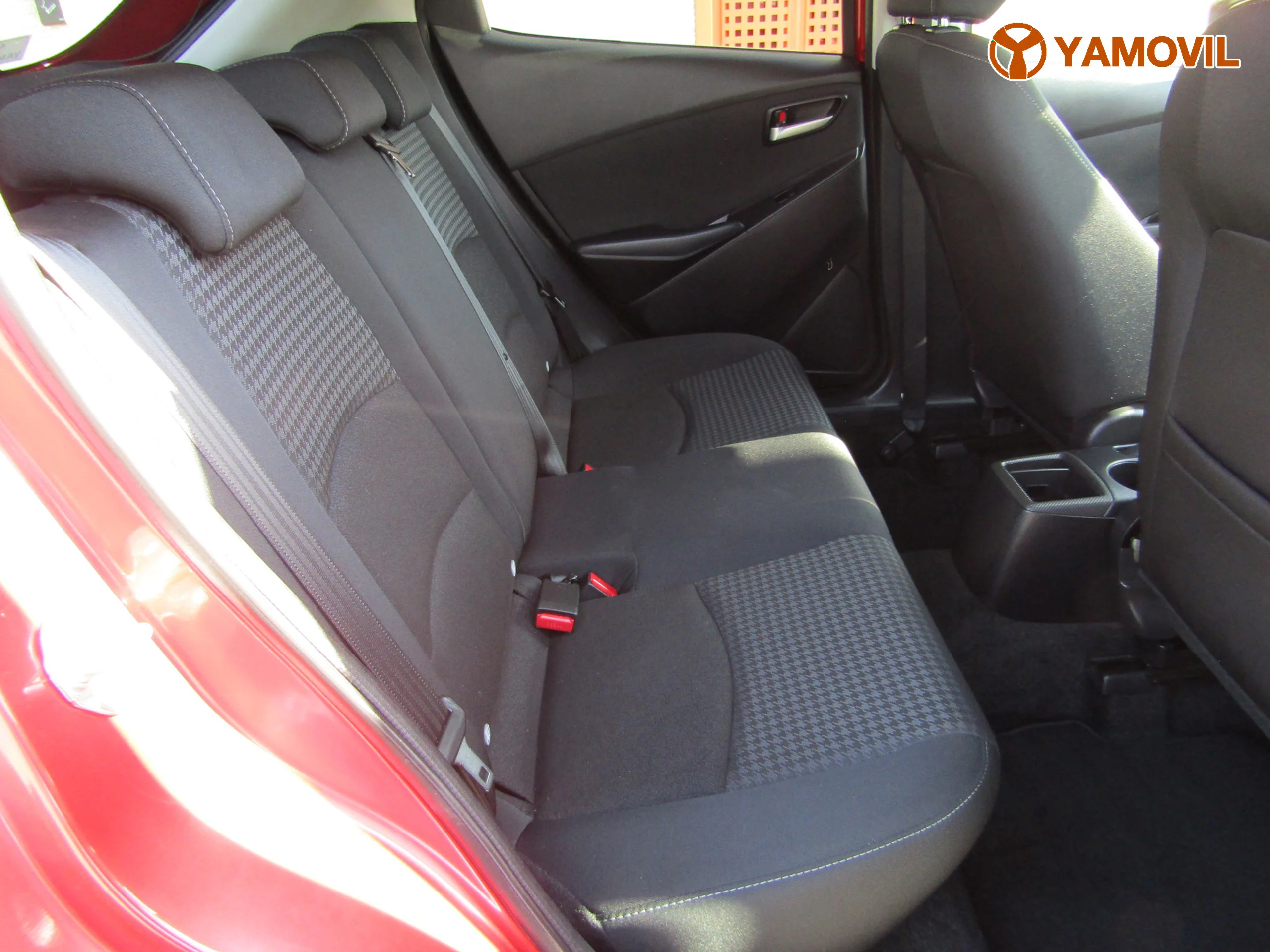 Mazda 2 1.5 BLACK TECH NAVI - Foto 15