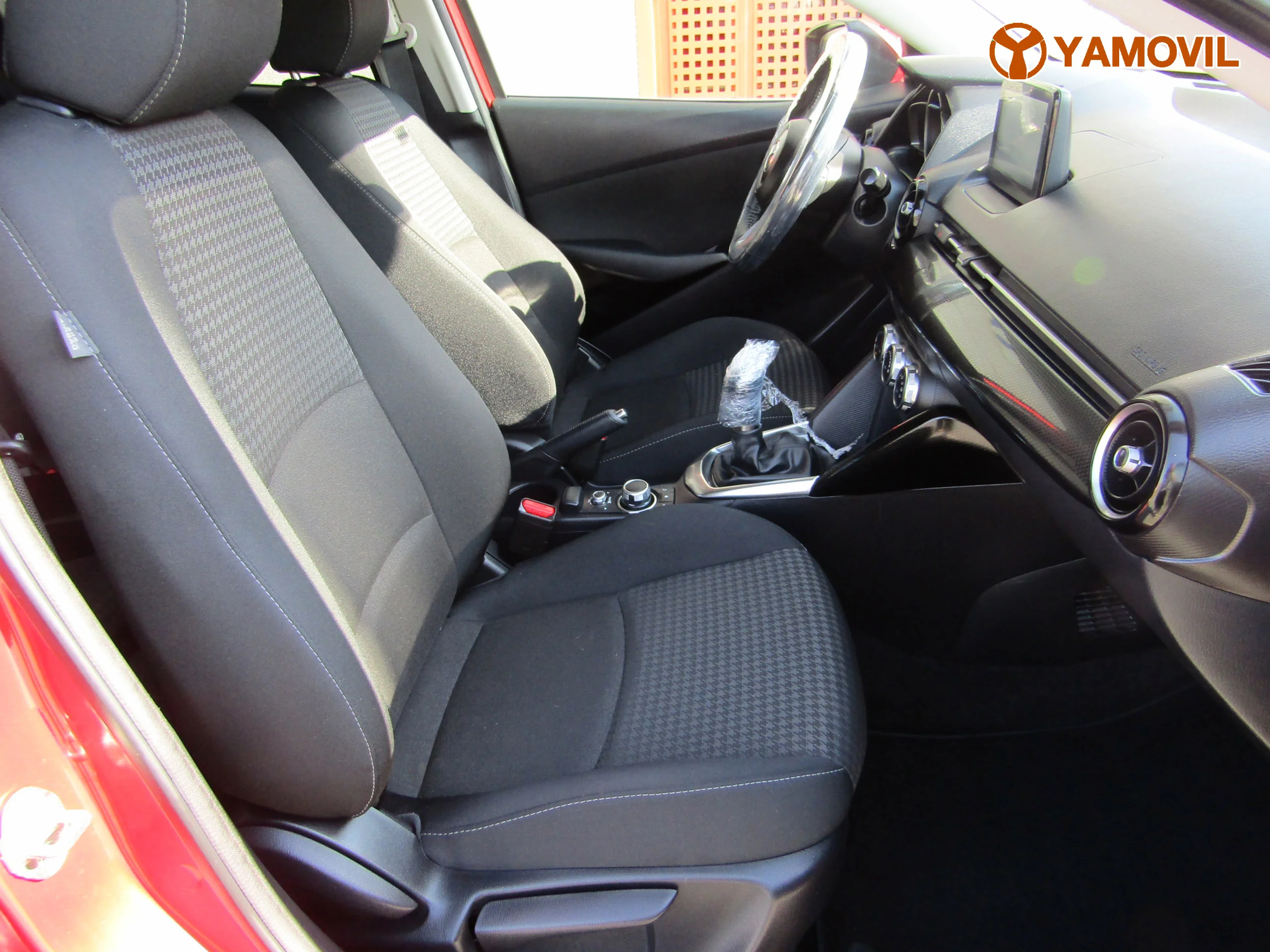Mazda 2 1.5 BLACK TECH NAVI - Foto 13