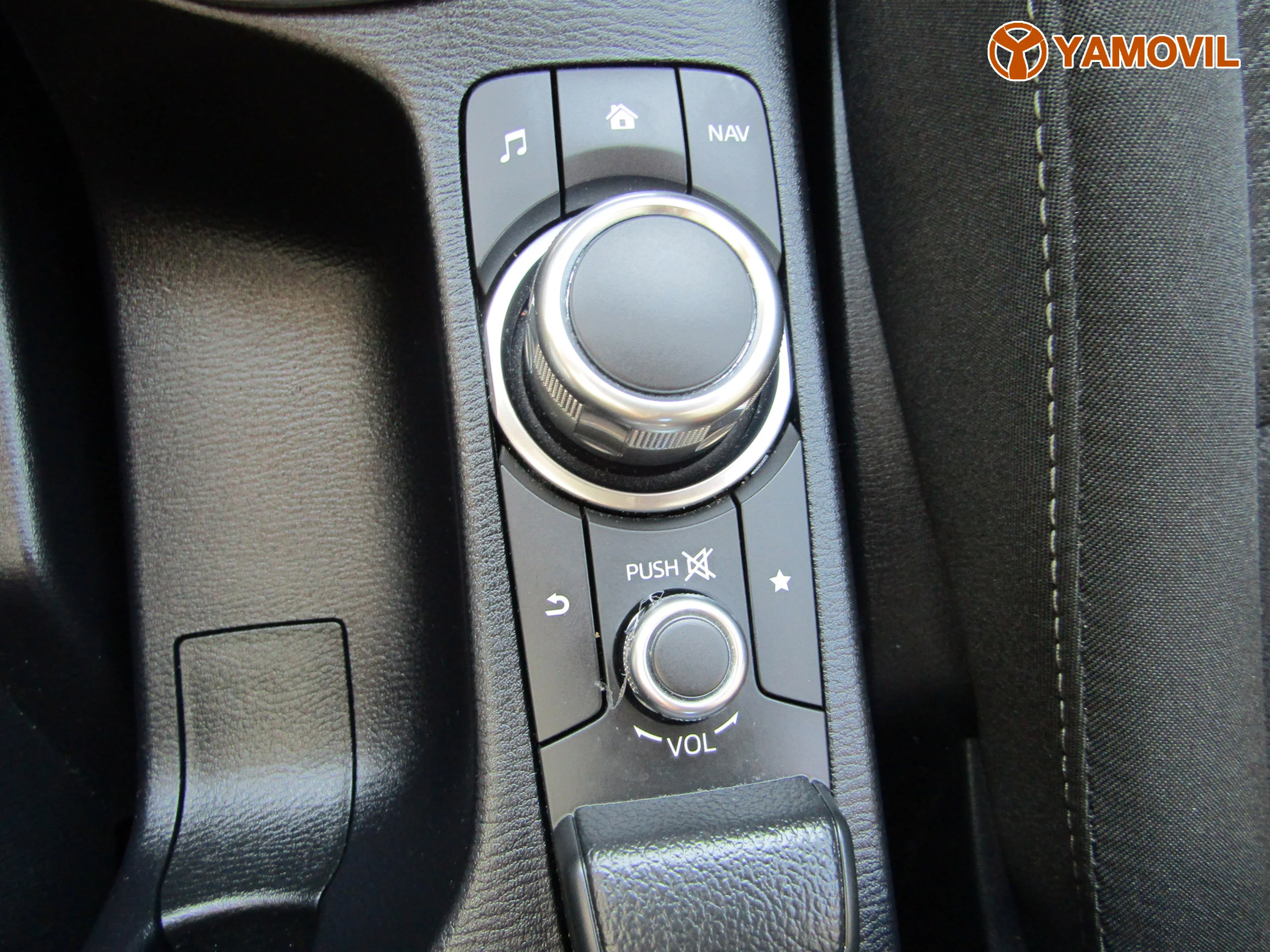 Mazda 2 1.5 BLACK TECH NAVI - Foto 28