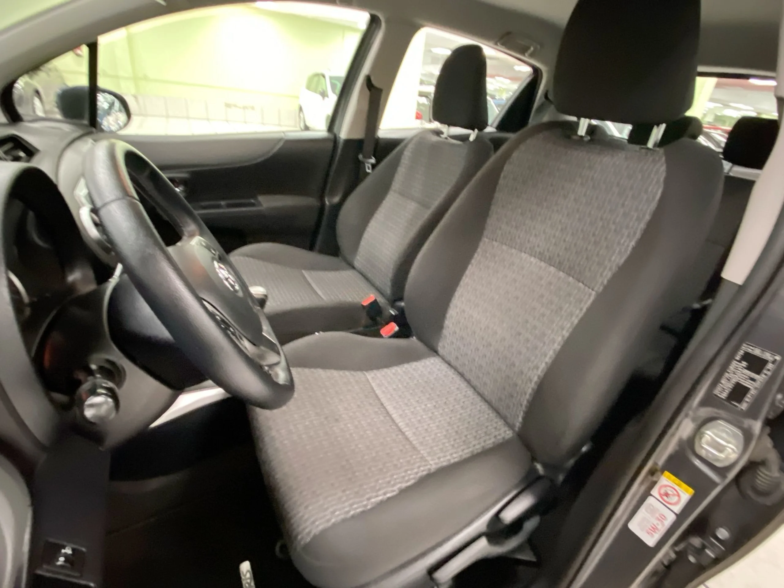 Toyota Yaris 90D Active 66 kW (90 CV) - Foto 8