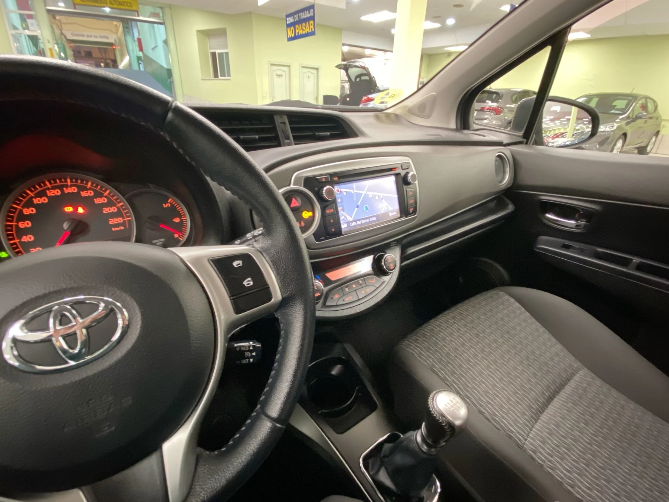 Toyota Yaris 90D Active 66 kW (90 CV) - Foto 18