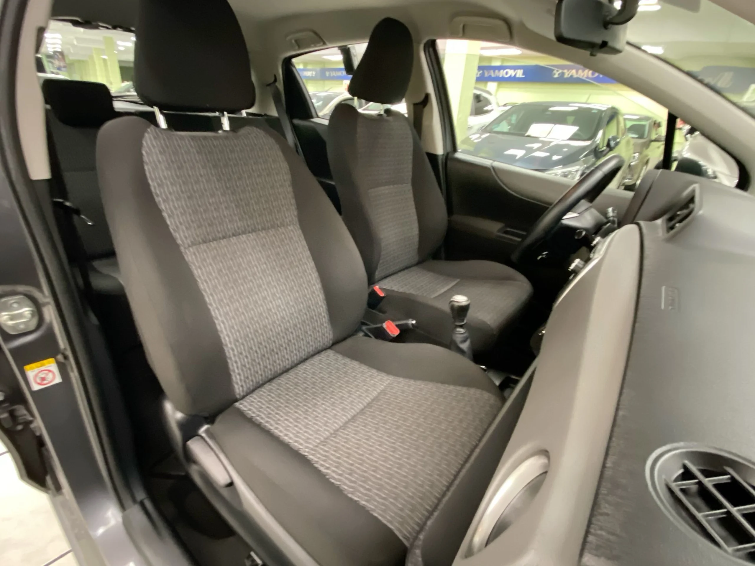 Toyota Yaris 90D Active 66 kW (90 CV) - Foto 21