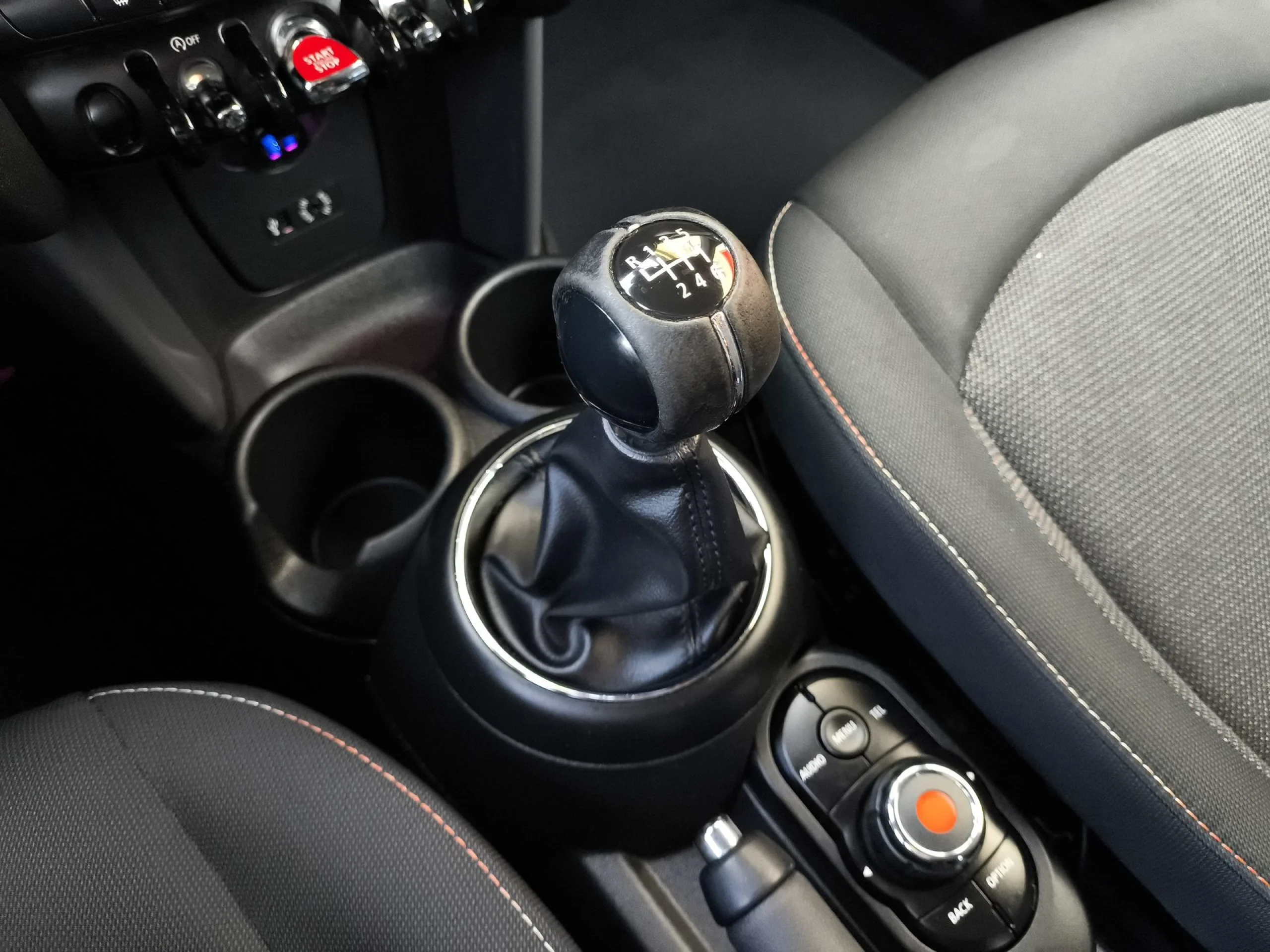 MINI MINI 5 Puertas Cooper D 85 kW (116 CV) - Foto 15