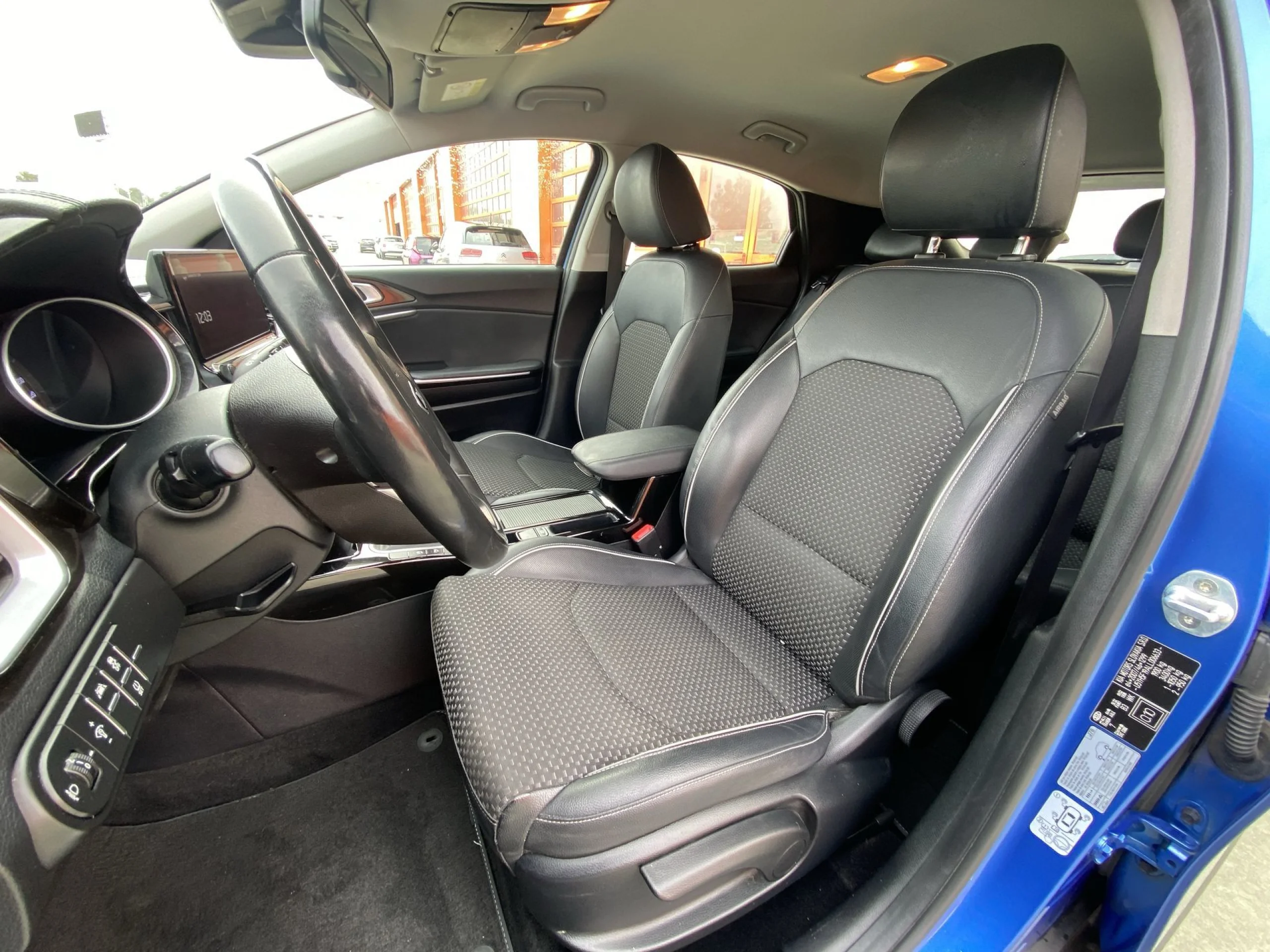 Kia Xceed 1.6 CRDi Tech 100 kW (136 CV) - Foto 8