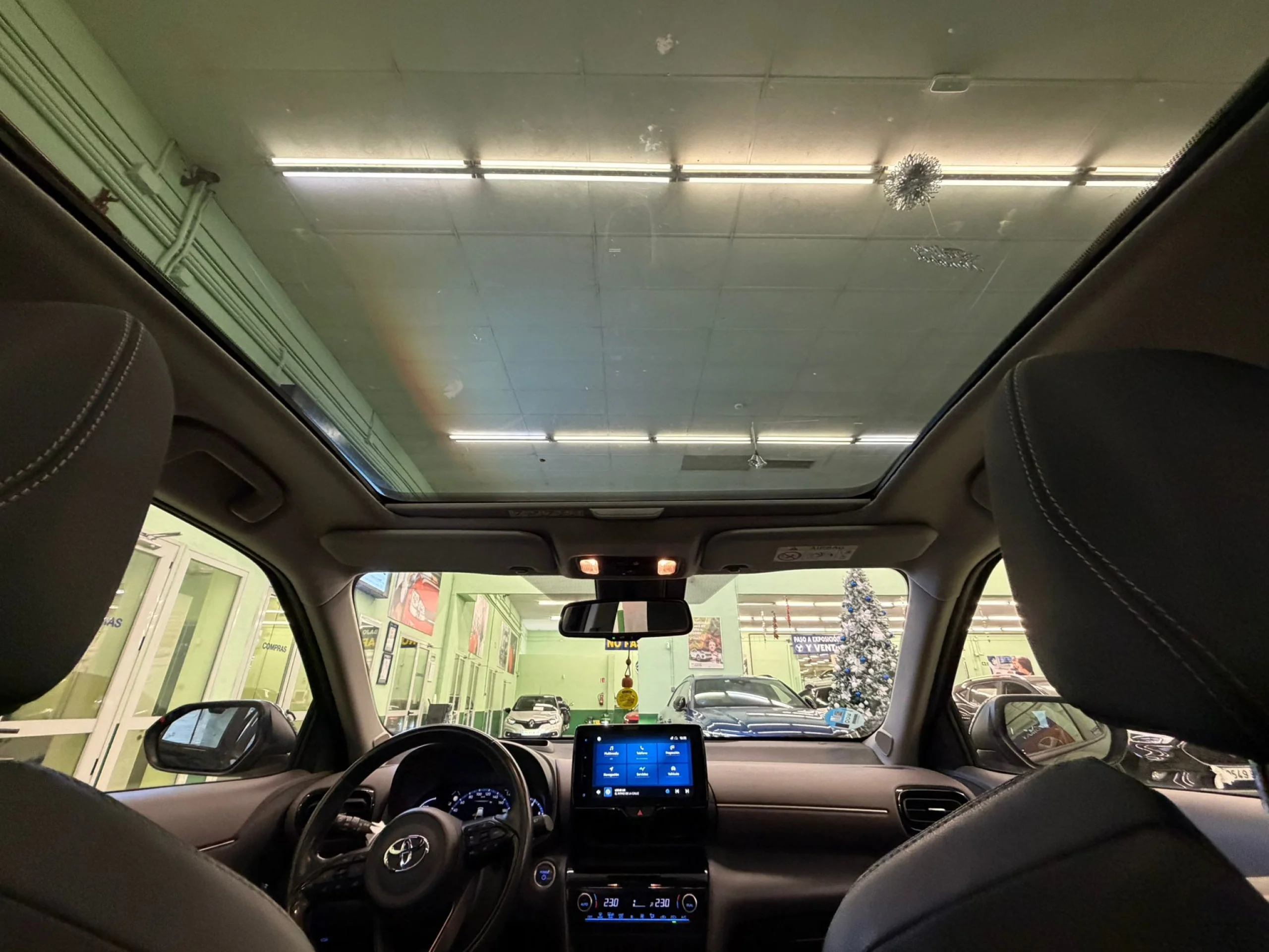 Toyota Yaris Cross 120H Style 85 kW (116 CV) - Foto 7