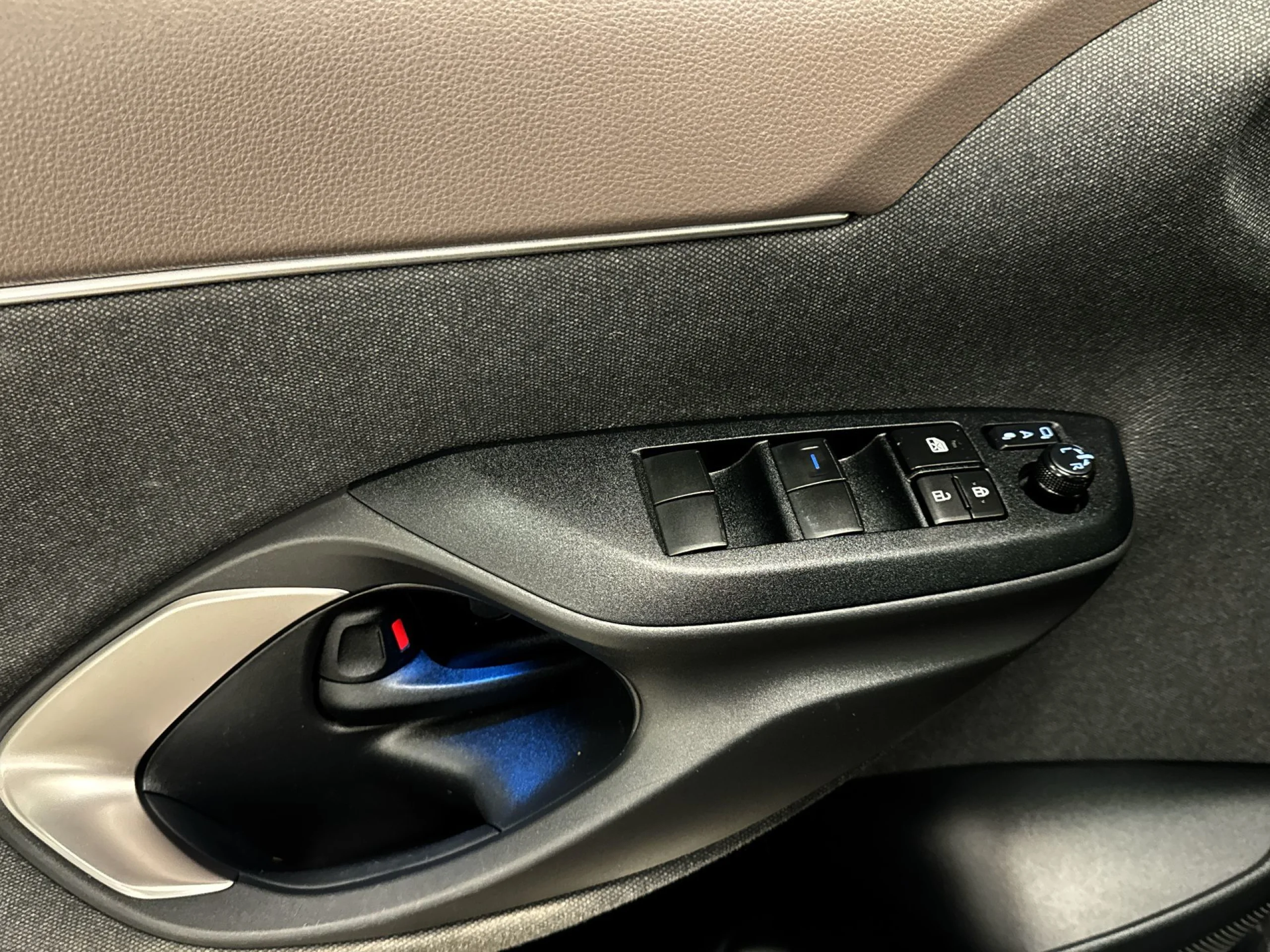 Toyota Yaris Cross 120H Style 85 kW (116 CV) - Foto 13