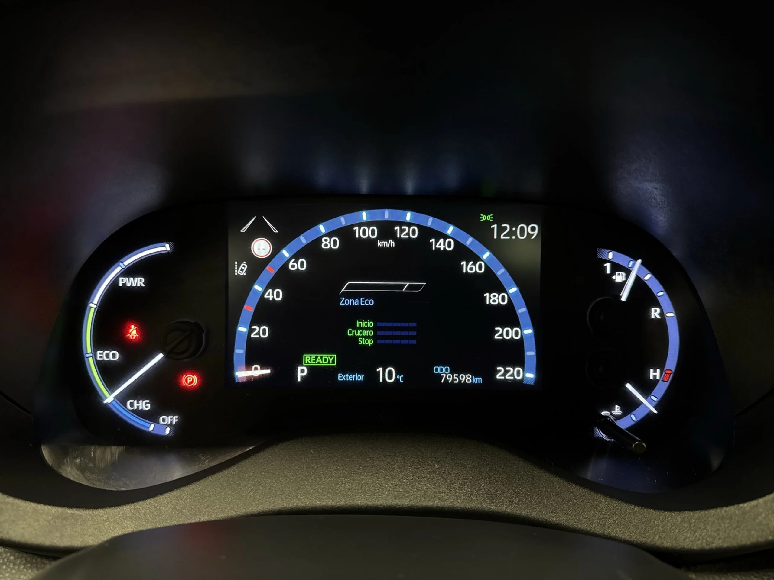 Toyota Yaris Cross 120H Style 85 kW (116 CV) - Foto 17