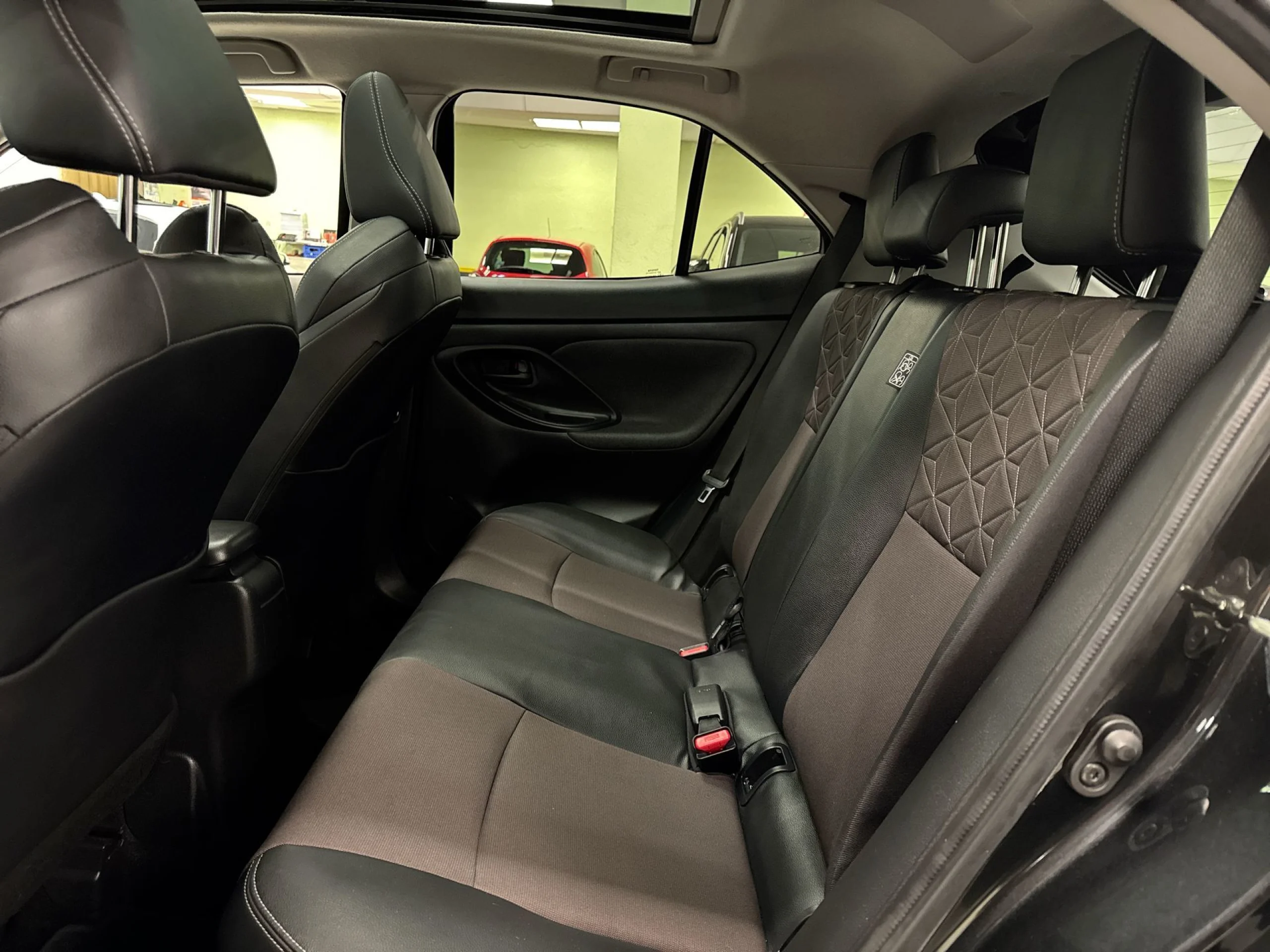 Toyota Yaris Cross 120H Style 85 kW (116 CV) - Foto 25