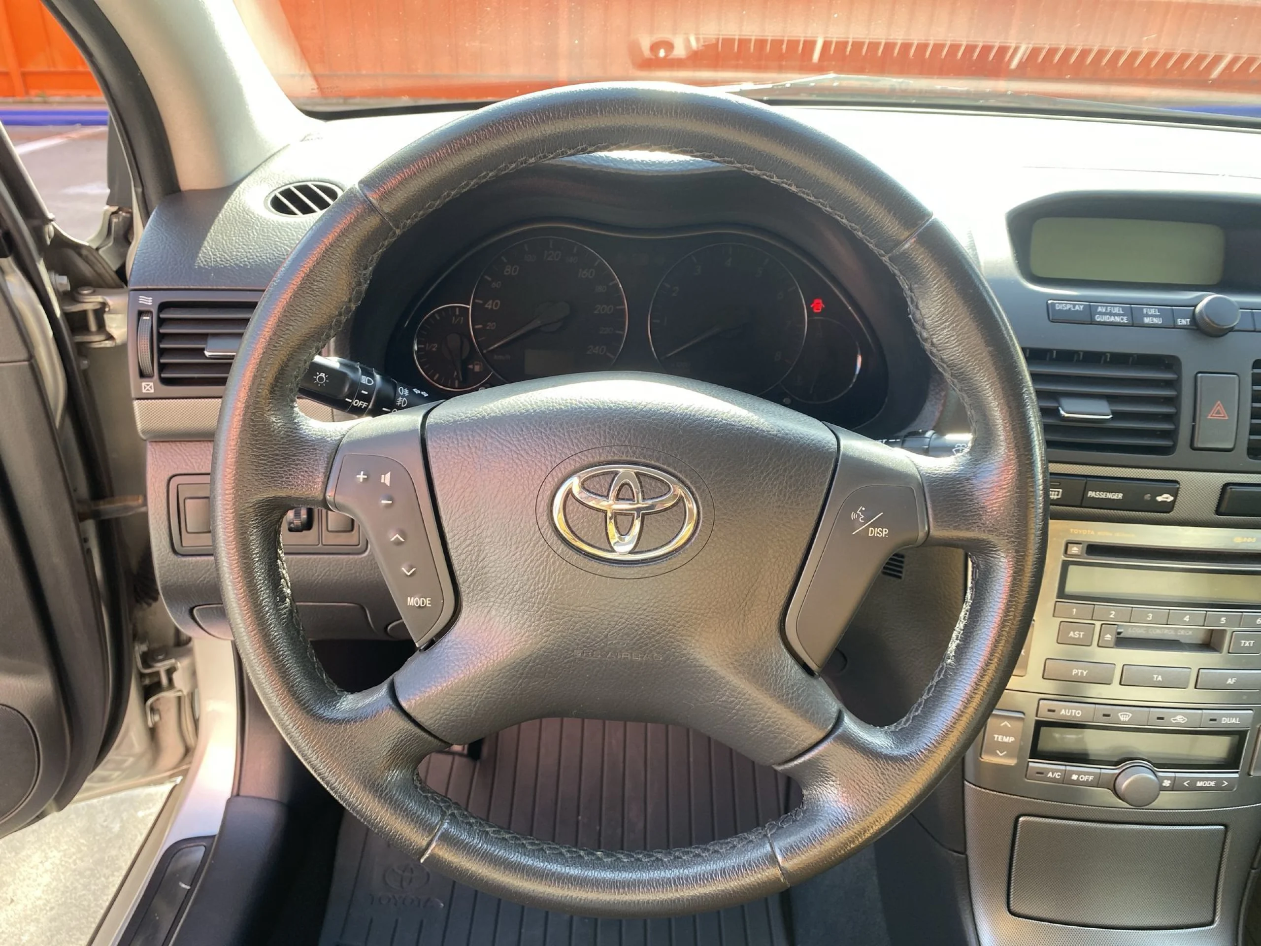Toyota Avensis 1.8 VVT-I Sol 95 kW (129 CV) - Foto 11