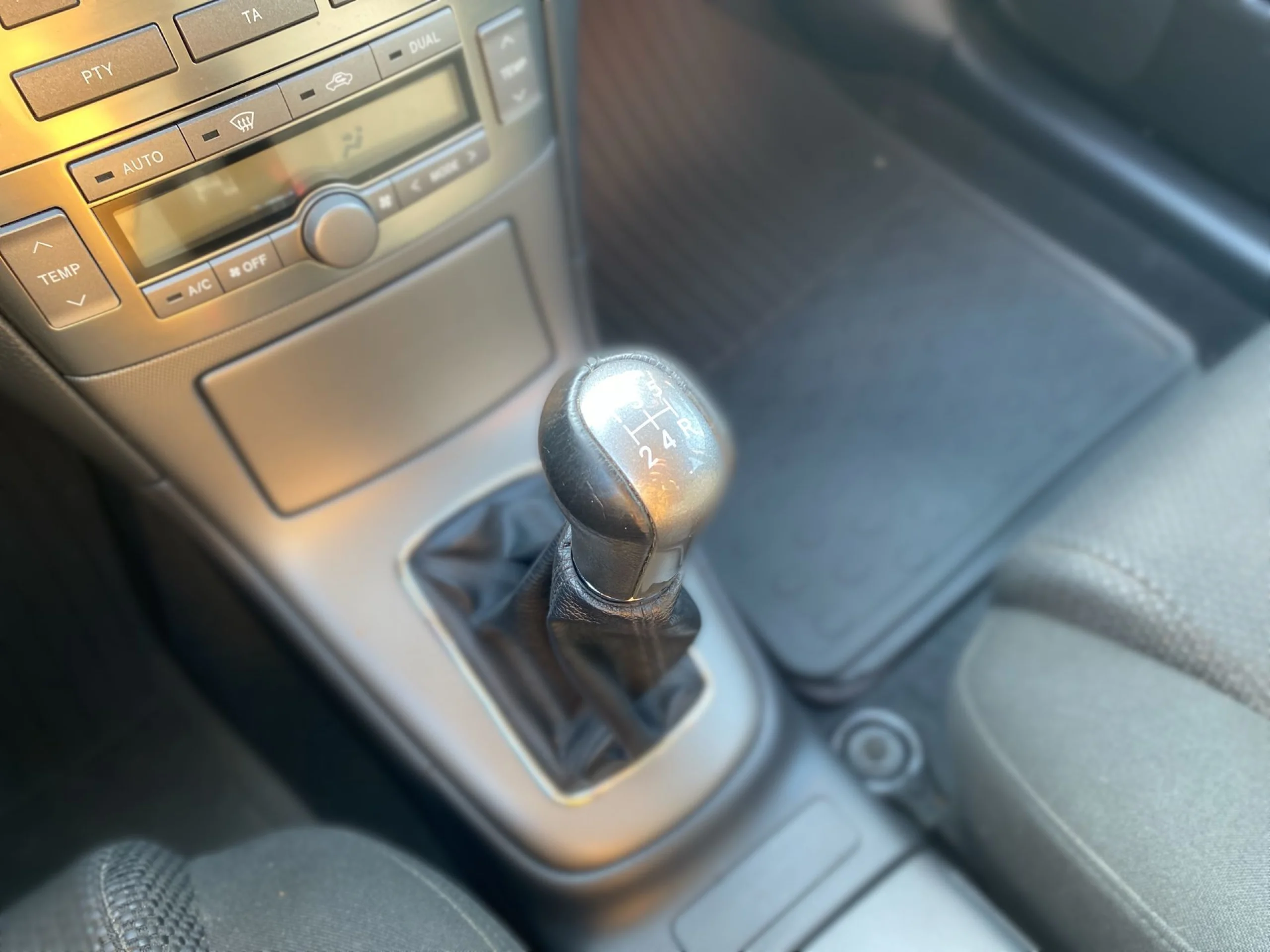 Toyota Avensis 1.8 VVT-I Sol 95 kW (129 CV) - Foto 15