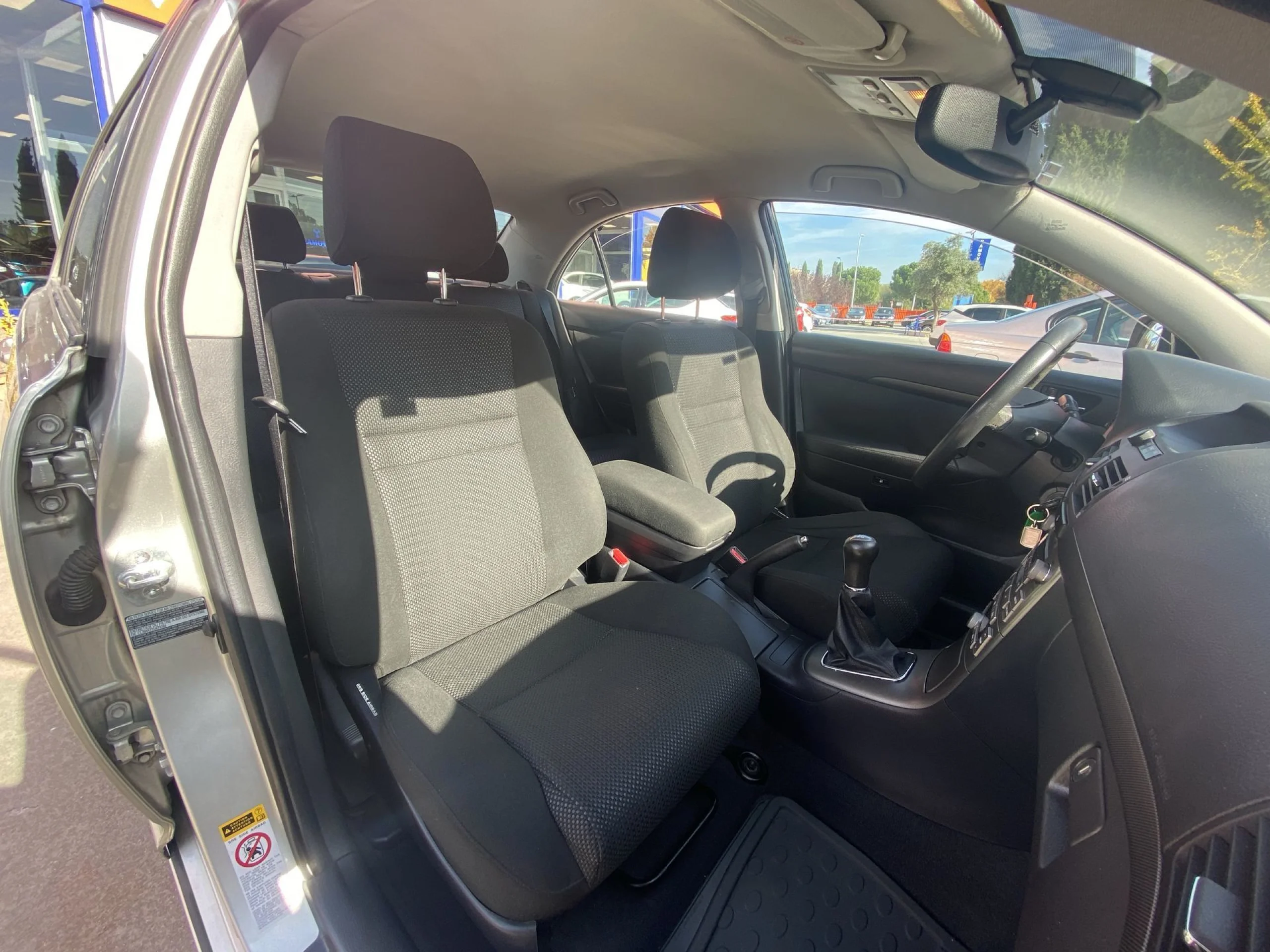 Toyota Avensis 1.8 VVT-I Sol 95 kW (129 CV) - Foto 19