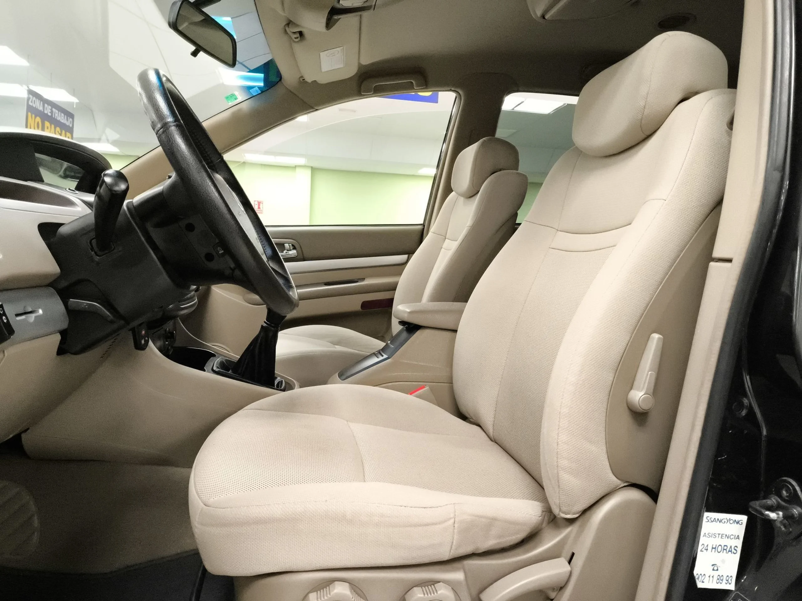 SsangYong Rodius 270 Xdi 121 kW (165 CV) - Foto 8