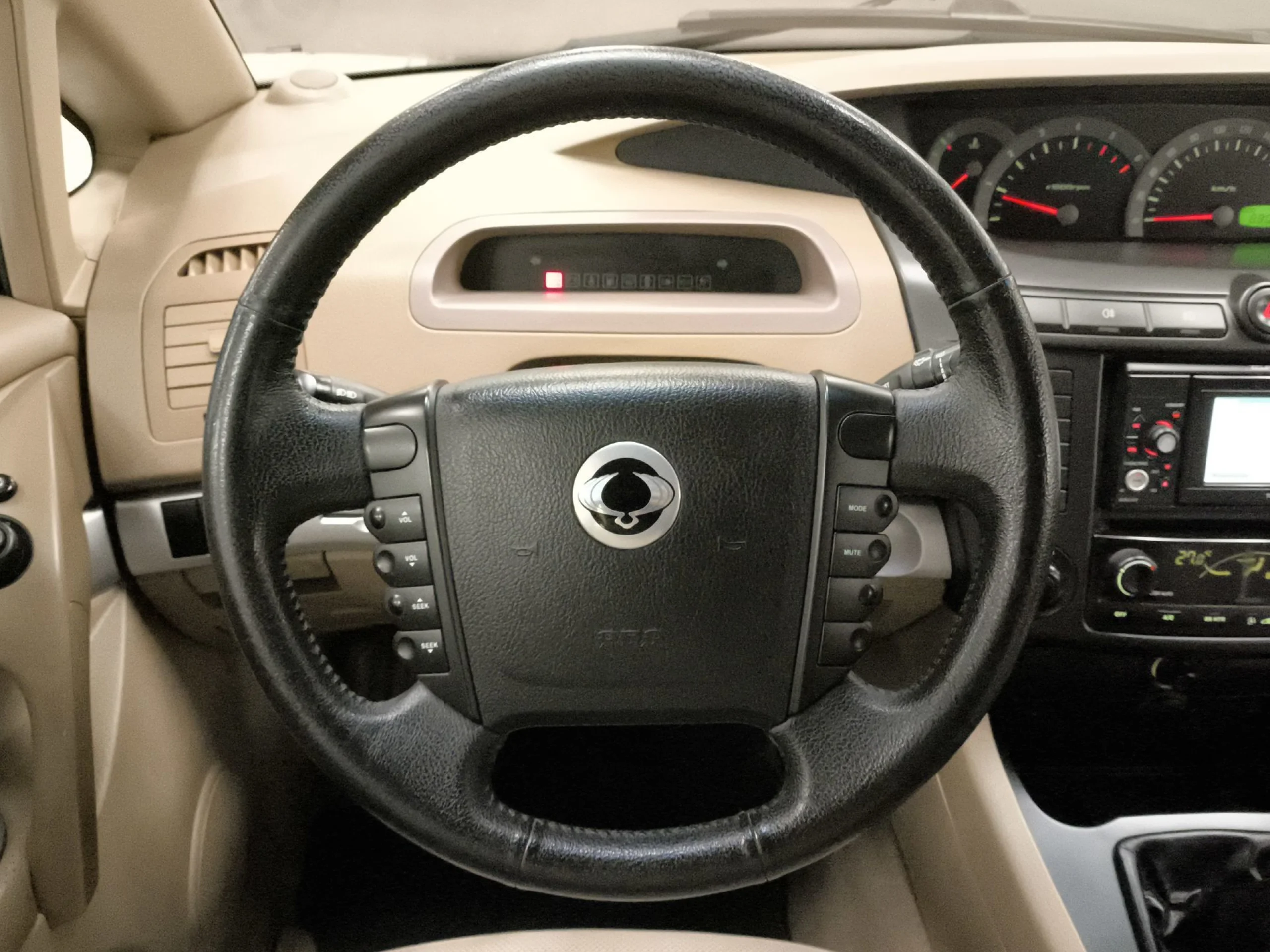 SsangYong Rodius 270 Xdi 121 kW (165 CV) - Foto 11