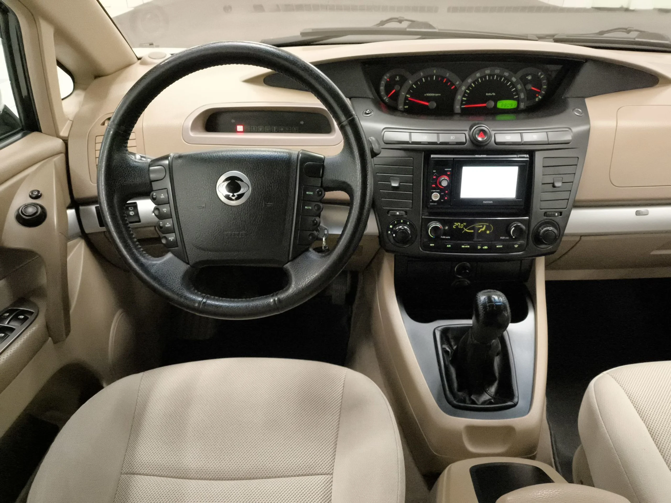SsangYong Rodius 270 Xdi 121 kW (165 CV) - Foto 18