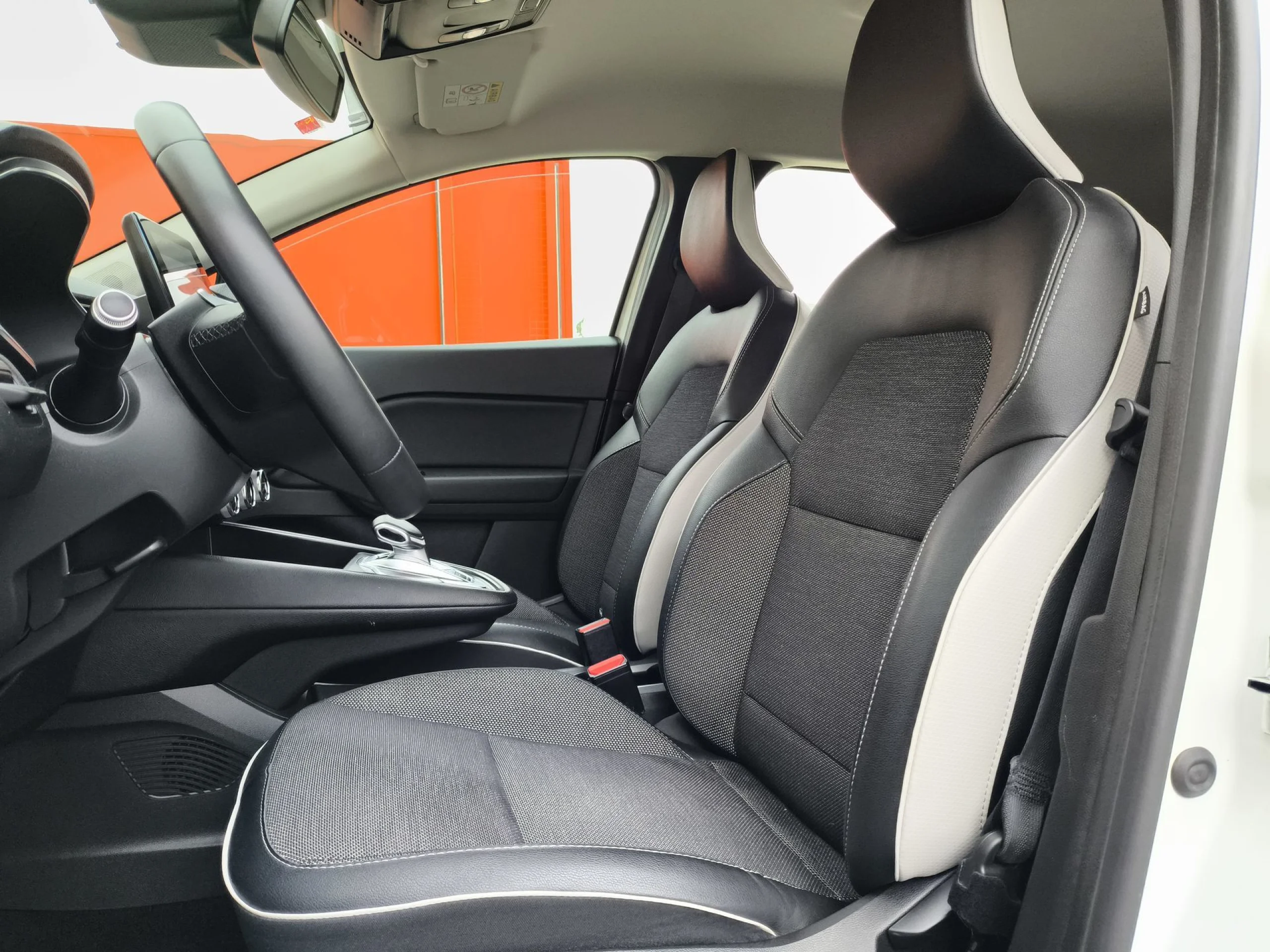 Renault Captur Zen E-TECH Híbrido enchufable 118 kW (160 CV) - Foto 8