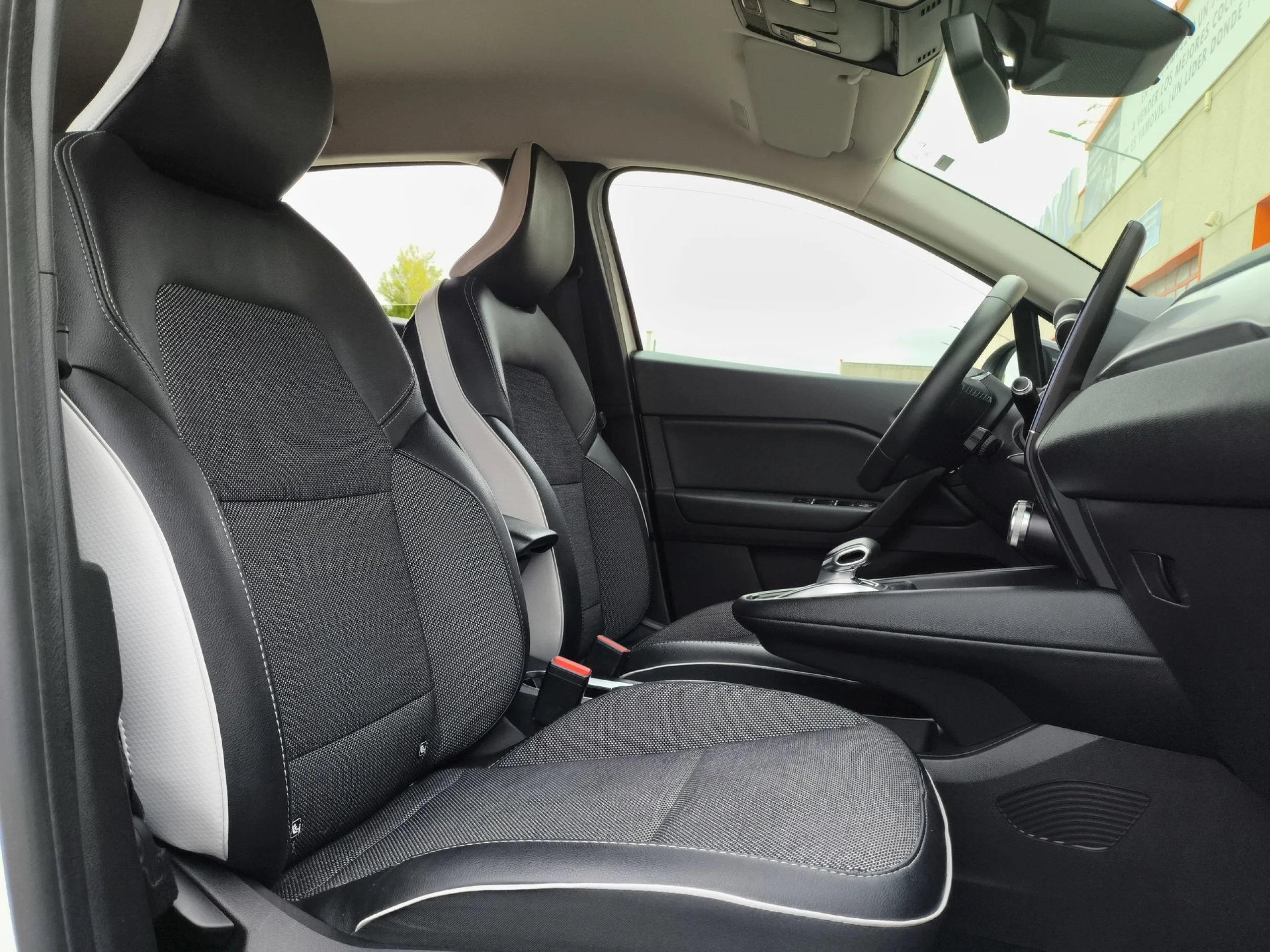 Renault Captur Zen E-TECH Híbrido enchufable 118 kW (160 CV) - Foto 25