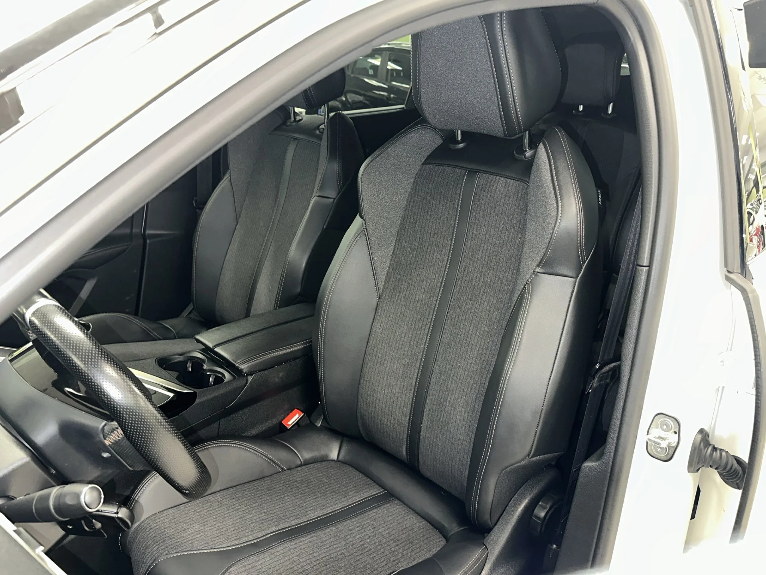 Peugeot 5008 SUV 1.2L PureTech SANDS GT Line 96 kW (130 CV) - Foto 8