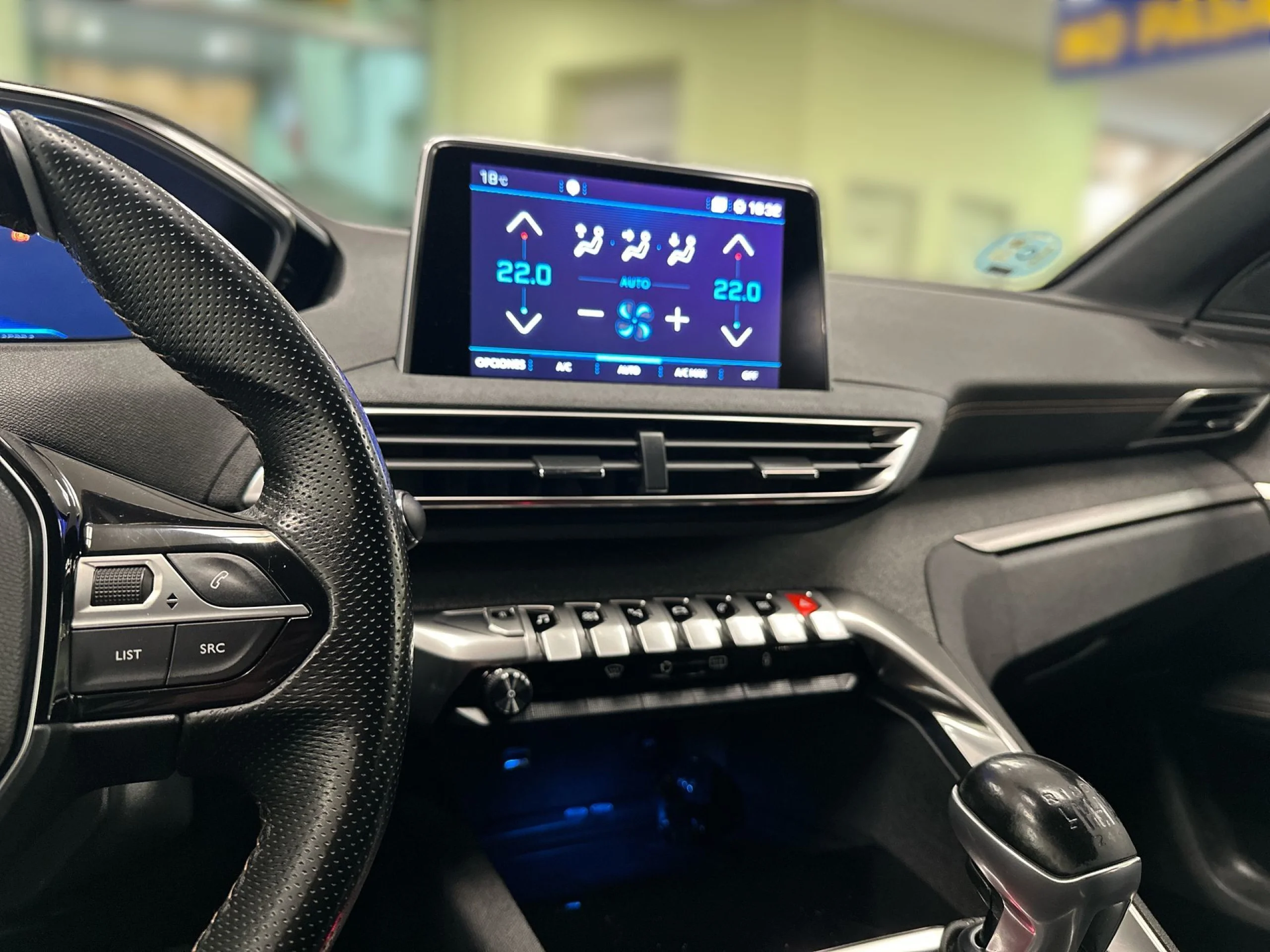 Peugeot 5008 SUV 1.2L PureTech SANDS GT Line 96 kW (130 CV) - Foto 17