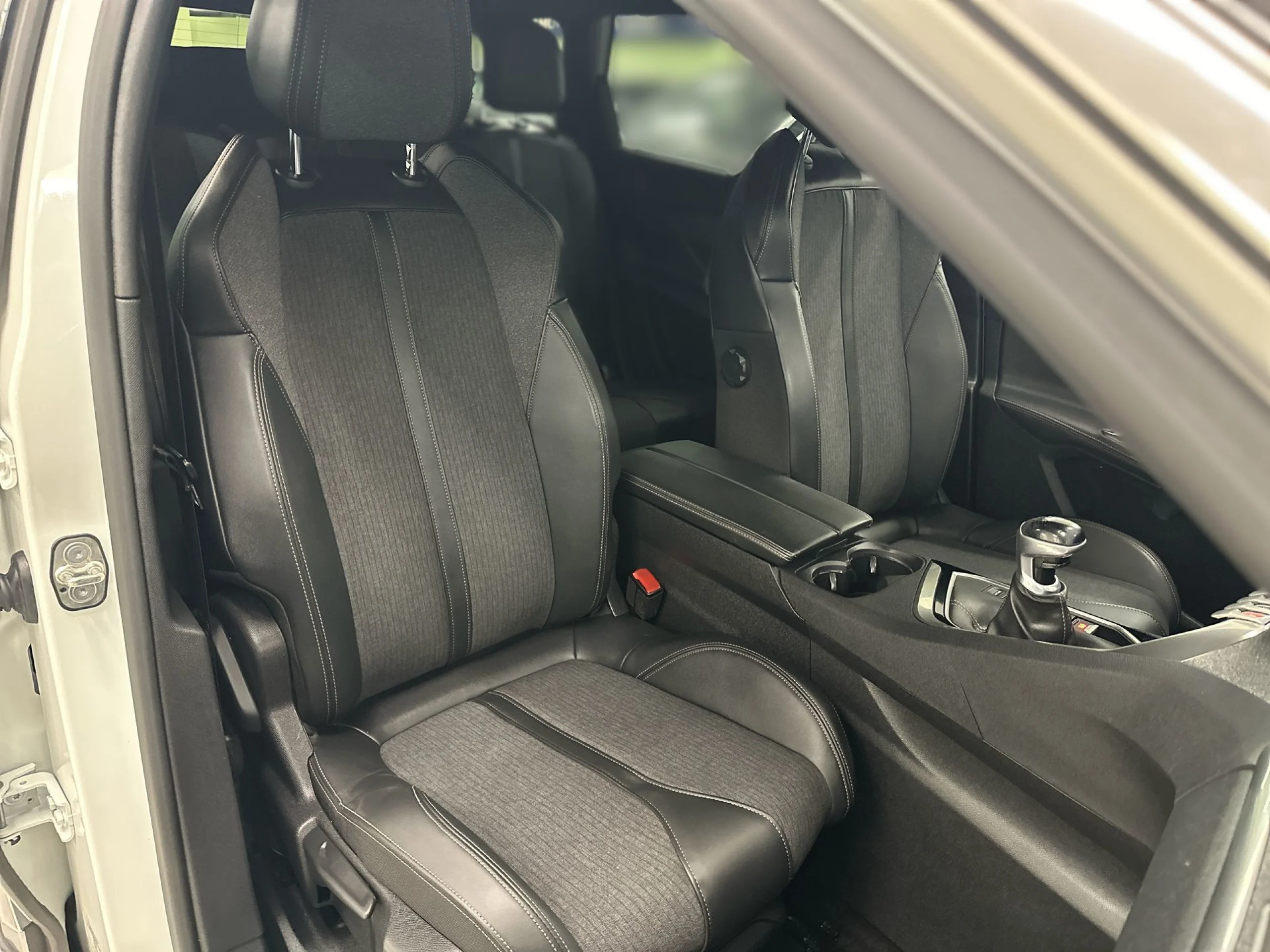Peugeot 5008 SUV 1.2L PureTech SANDS GT Line 96 kW (130 CV) - Foto 20