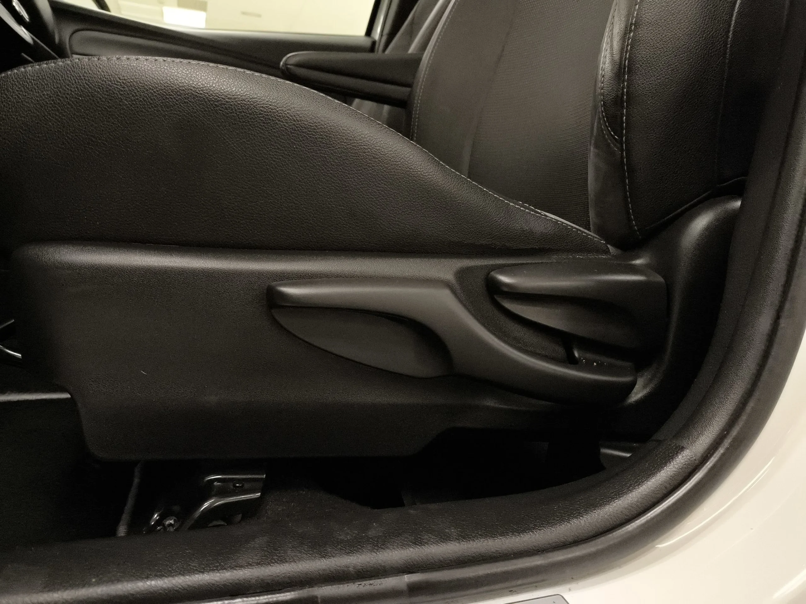 Toyota Yaris 1.5 Hybrid Advance 74 kW (100 CV) - Foto 9