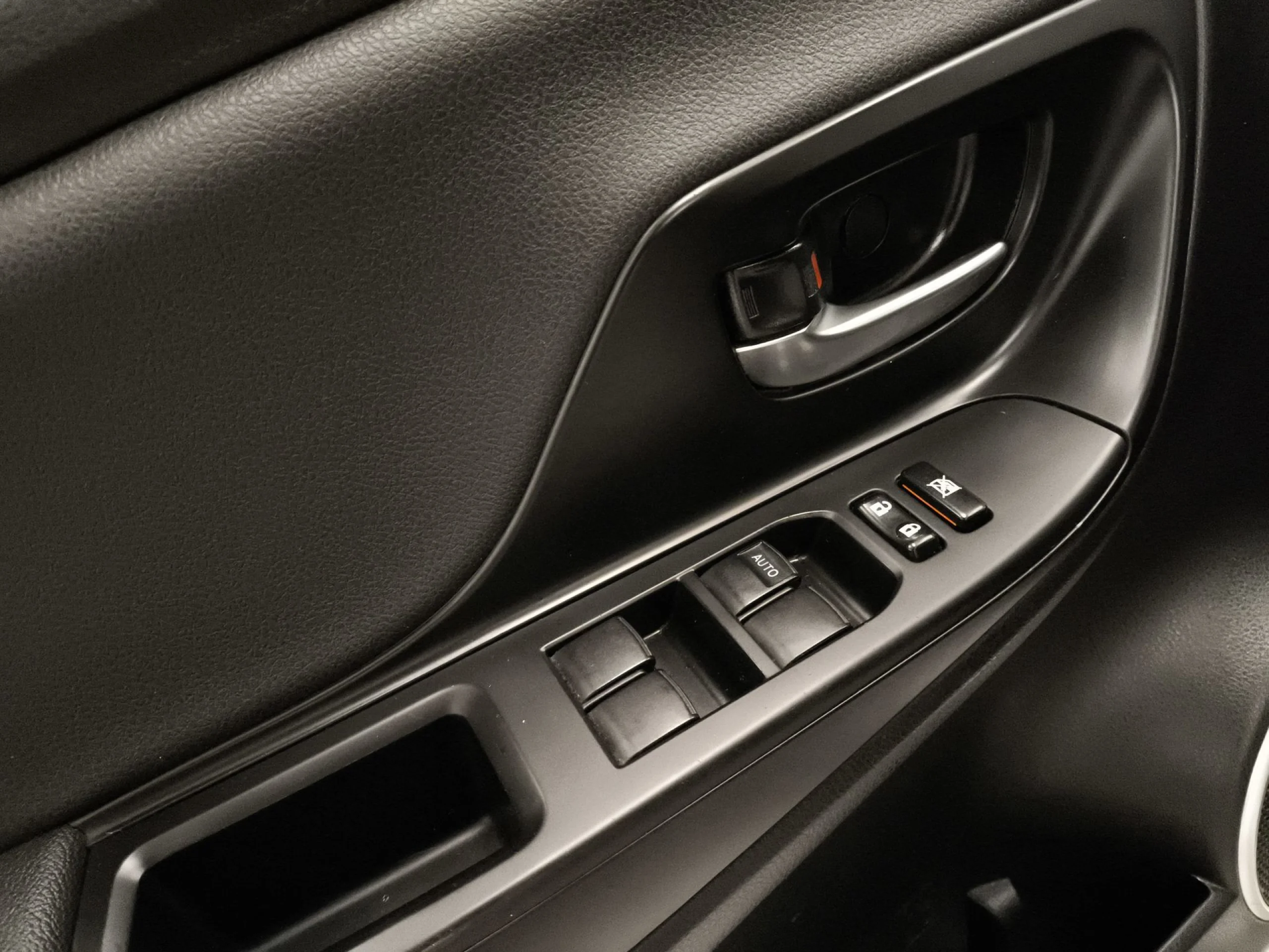 Toyota Yaris 1.5 Hybrid Advance 74 kW (100 CV) - Foto 10