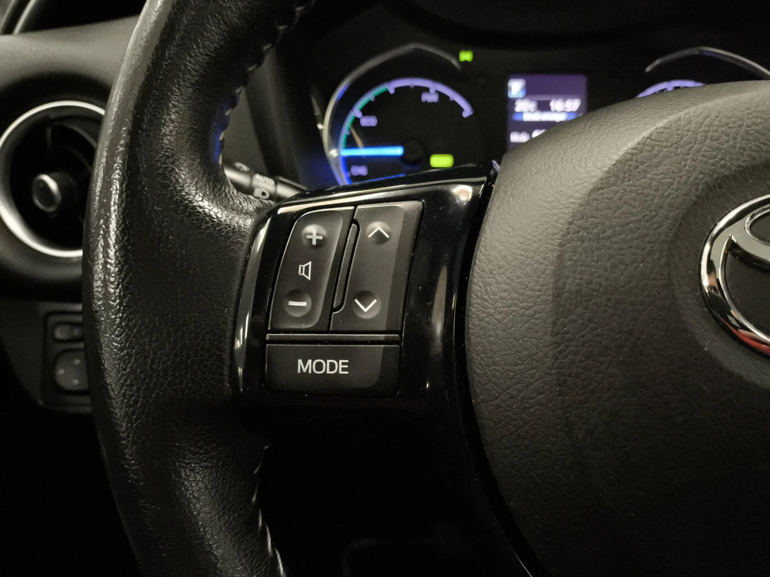 Toyota Yaris 1.5 Hybrid Advance 74 kW (100 CV) - Foto 14