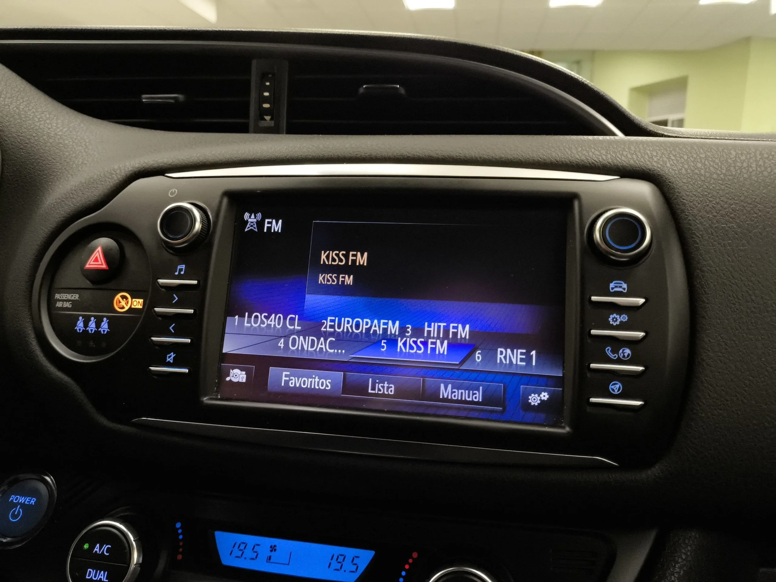 Toyota Yaris 1.5 Hybrid Advance 74 kW (100 CV) - Foto 19