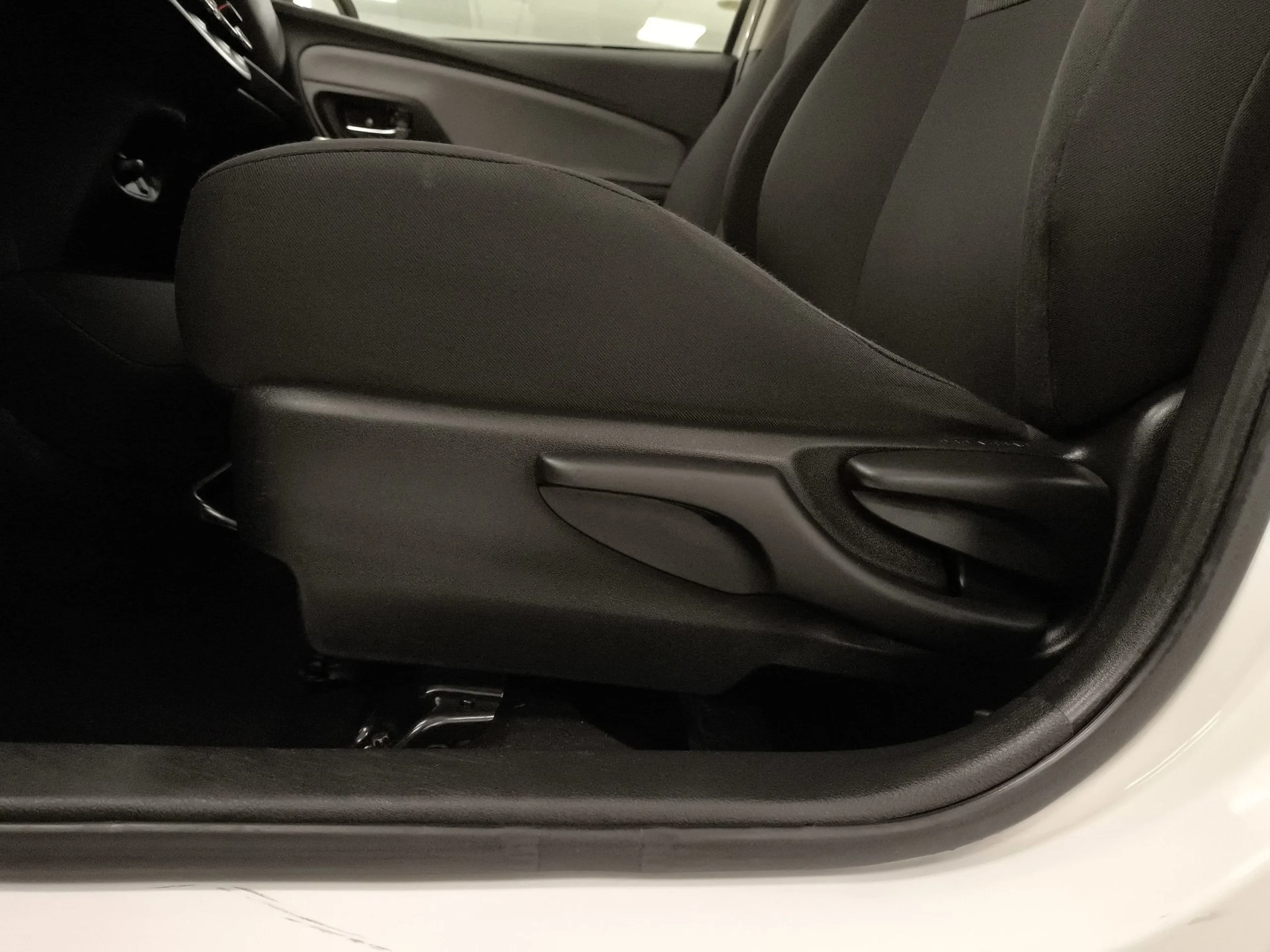 Toyota Yaris 1.3 Active MultiDrive 73 kW (99 CV) - Foto 9
