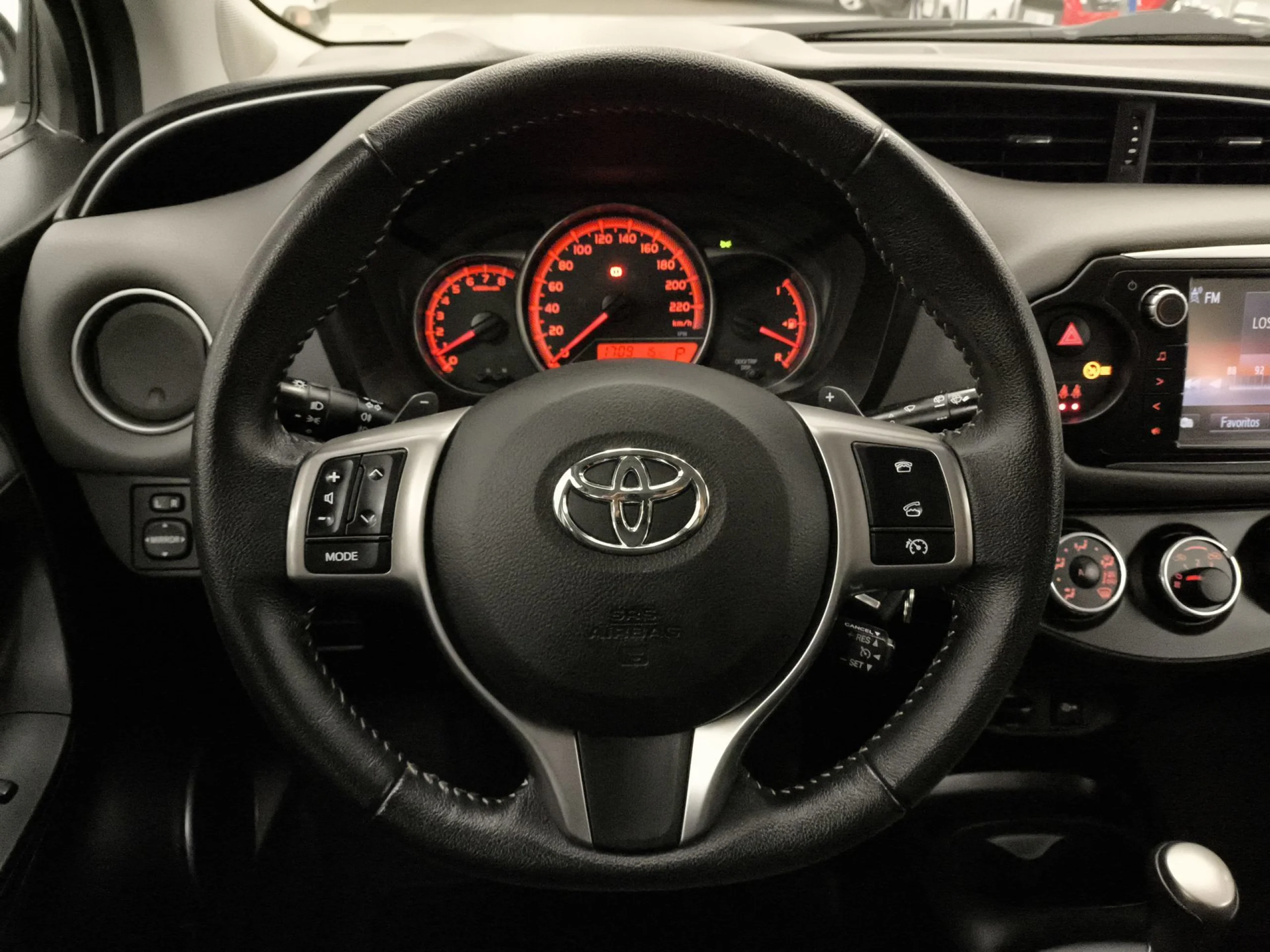 Toyota Yaris 1.3 Active MultiDrive 73 kW (99 CV) - Foto 11
