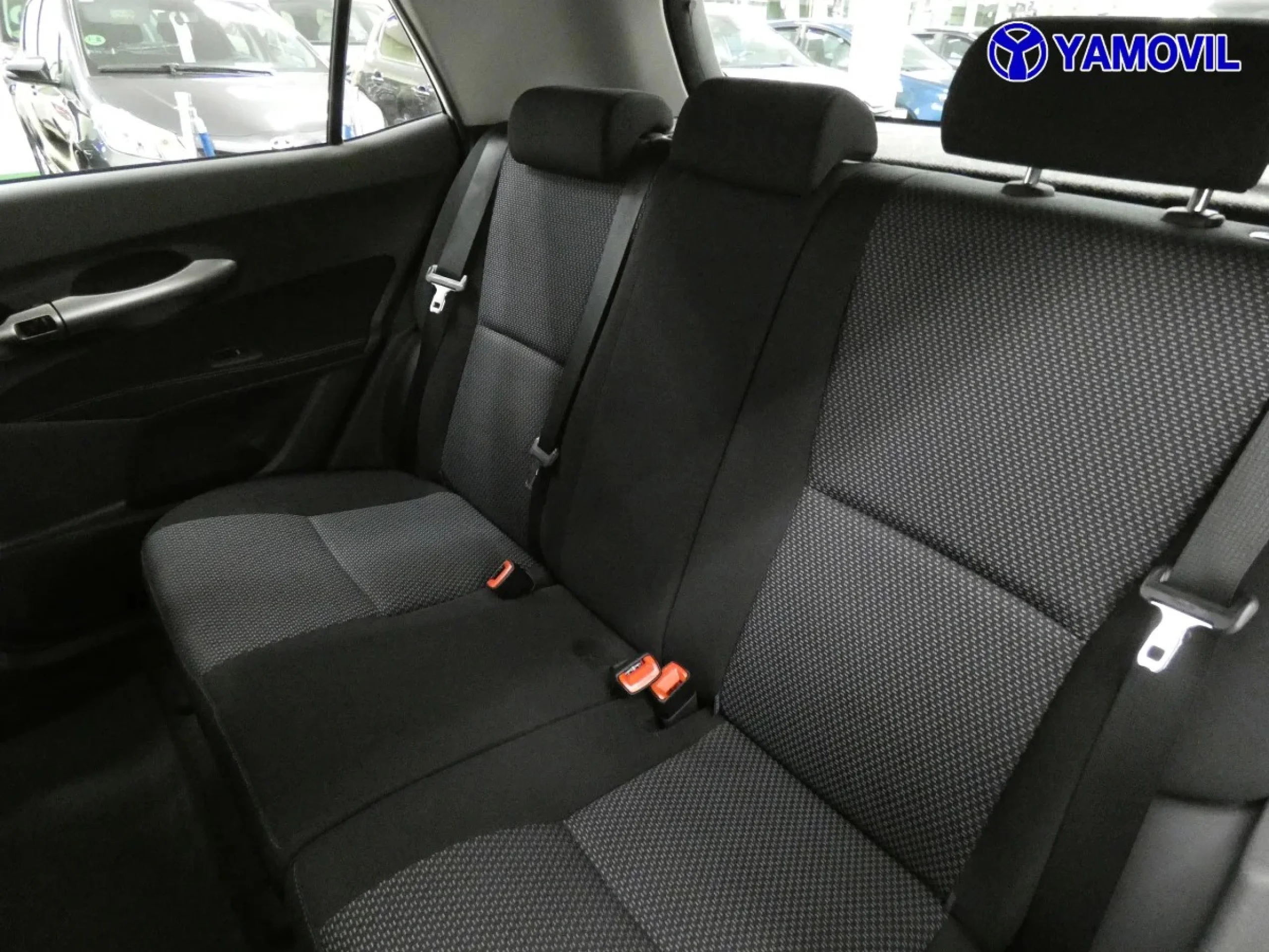 Toyota Auris 1.4 D-4D DPF Active 66 kW (90 CV) - Foto 14