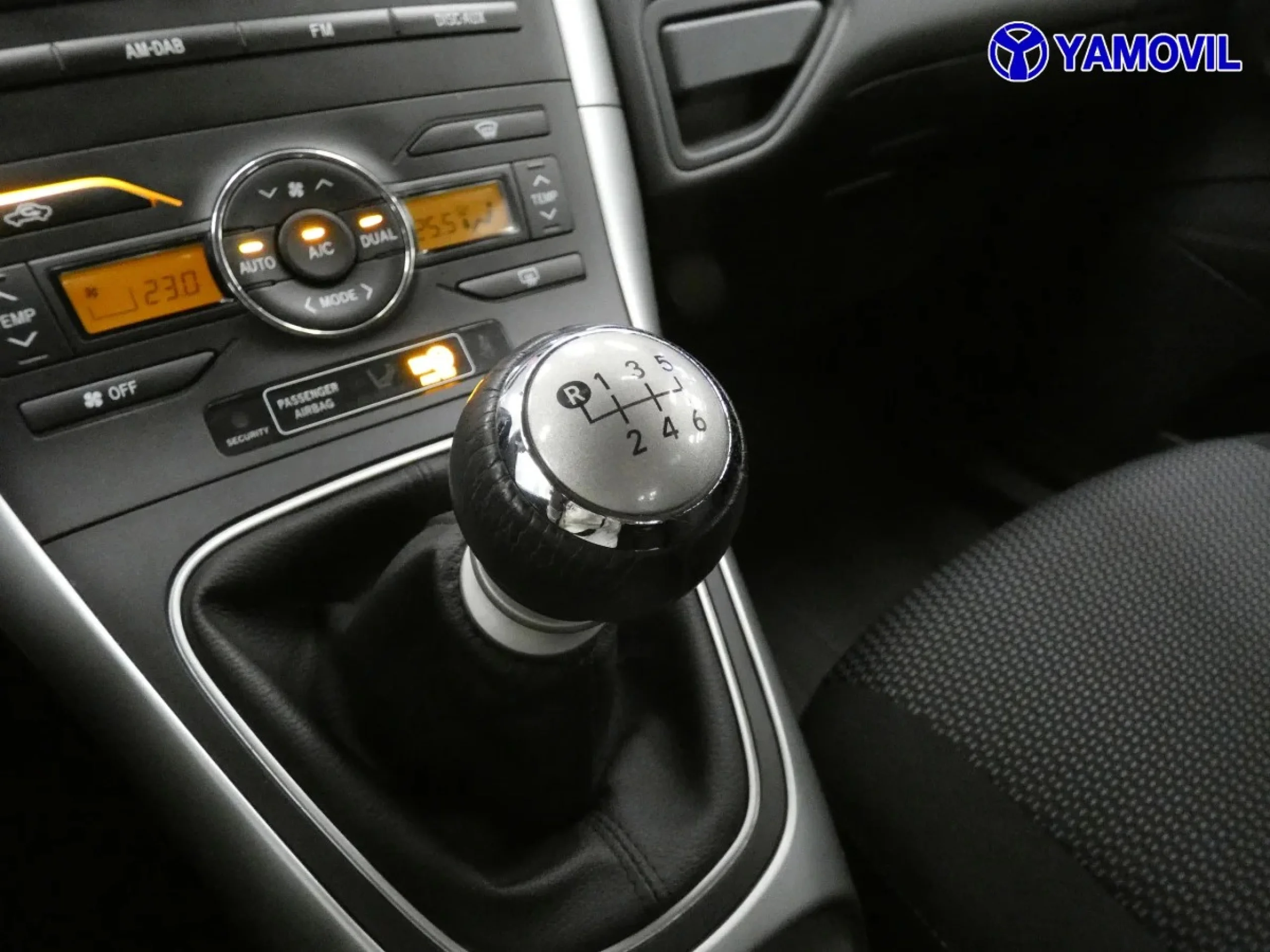 Toyota Auris 1.4 D-4D DPF Active 66 kW (90 CV) - Foto 27