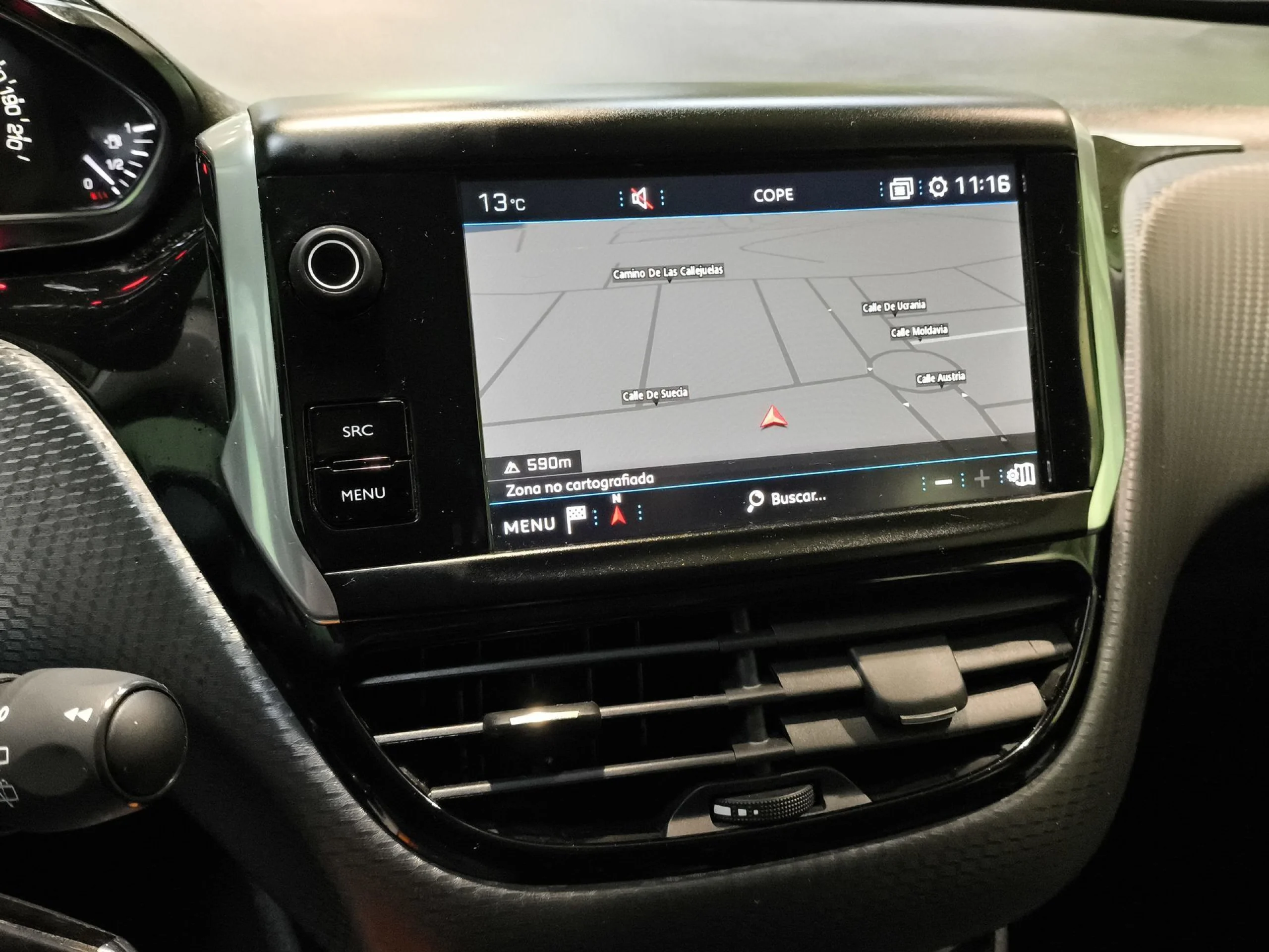 Peugeot 2008 PureTech 130 SANDS Allure 96 kW (130 CV) - Foto 14