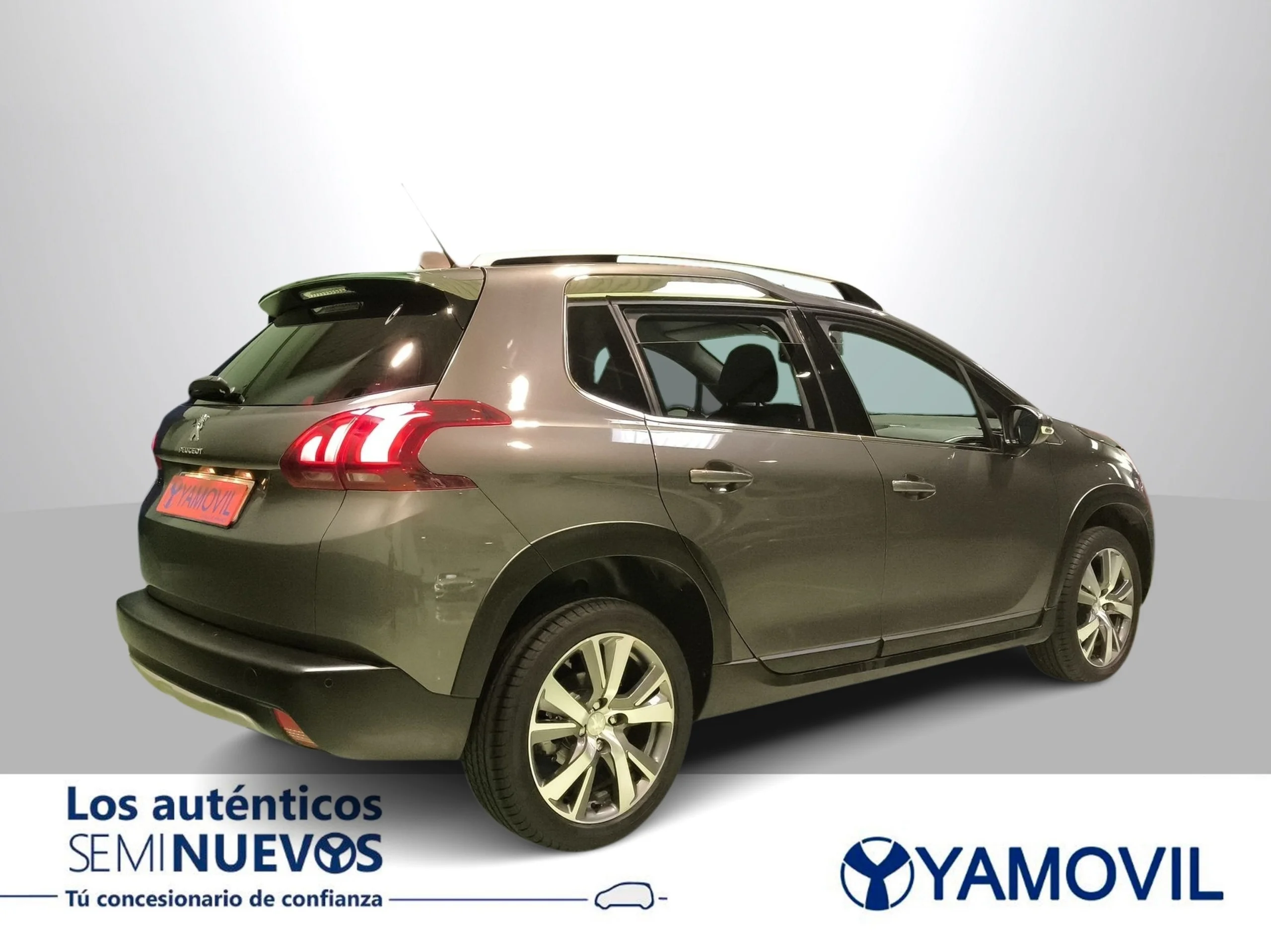 Peugeot 2008 PureTech 130 SANDS Allure 96 kW (130 CV) - Foto 6