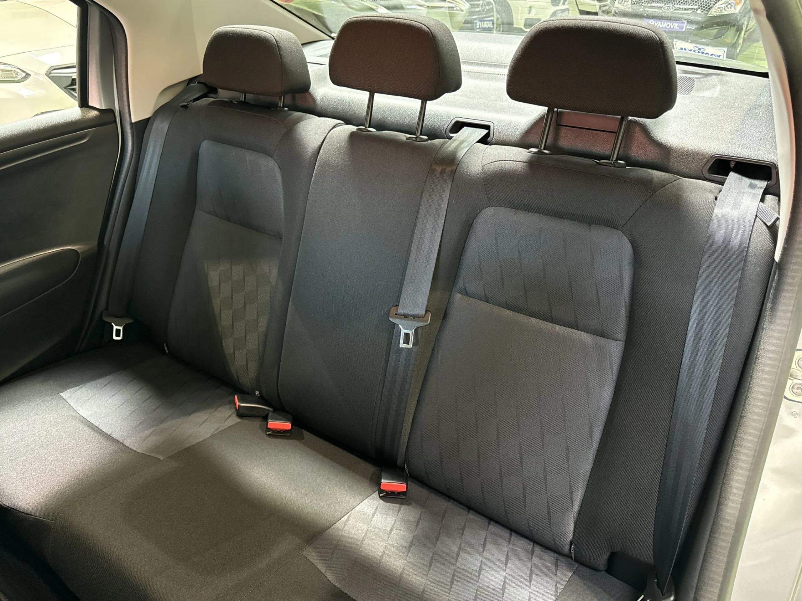 Citroen C-Elysee BlueHDi 100 Feel 74 kW (100 CV) - Foto 18