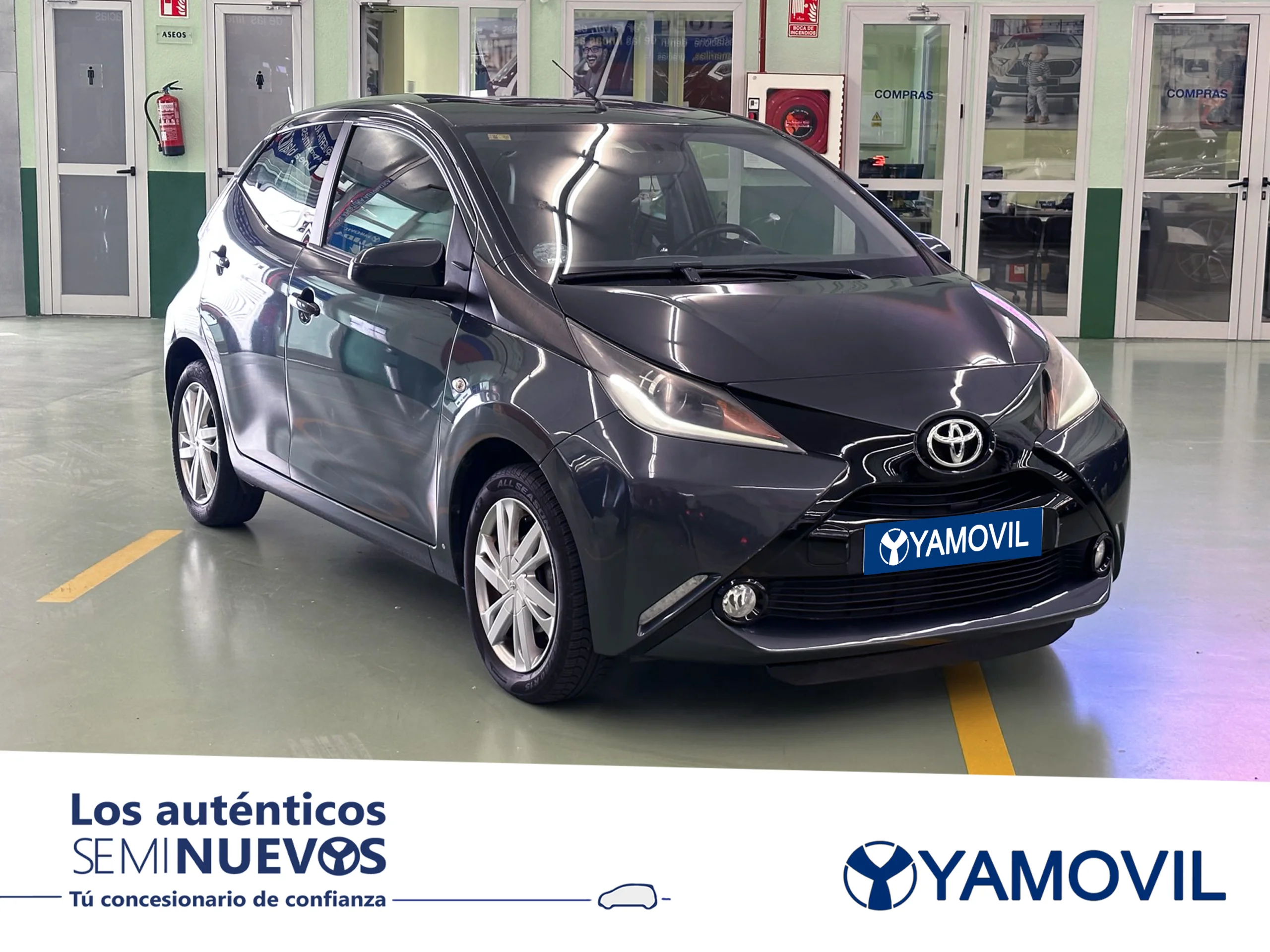 Toyota Aygo 1.0 70 x-play 51 kW (69 CV) - Foto 3