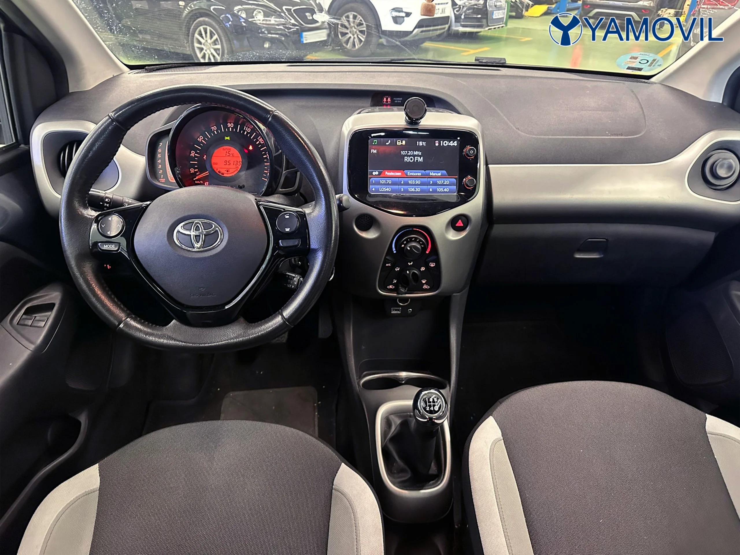Toyota Aygo 1.0 70 x-play 51 kW (69 CV) - Foto 5